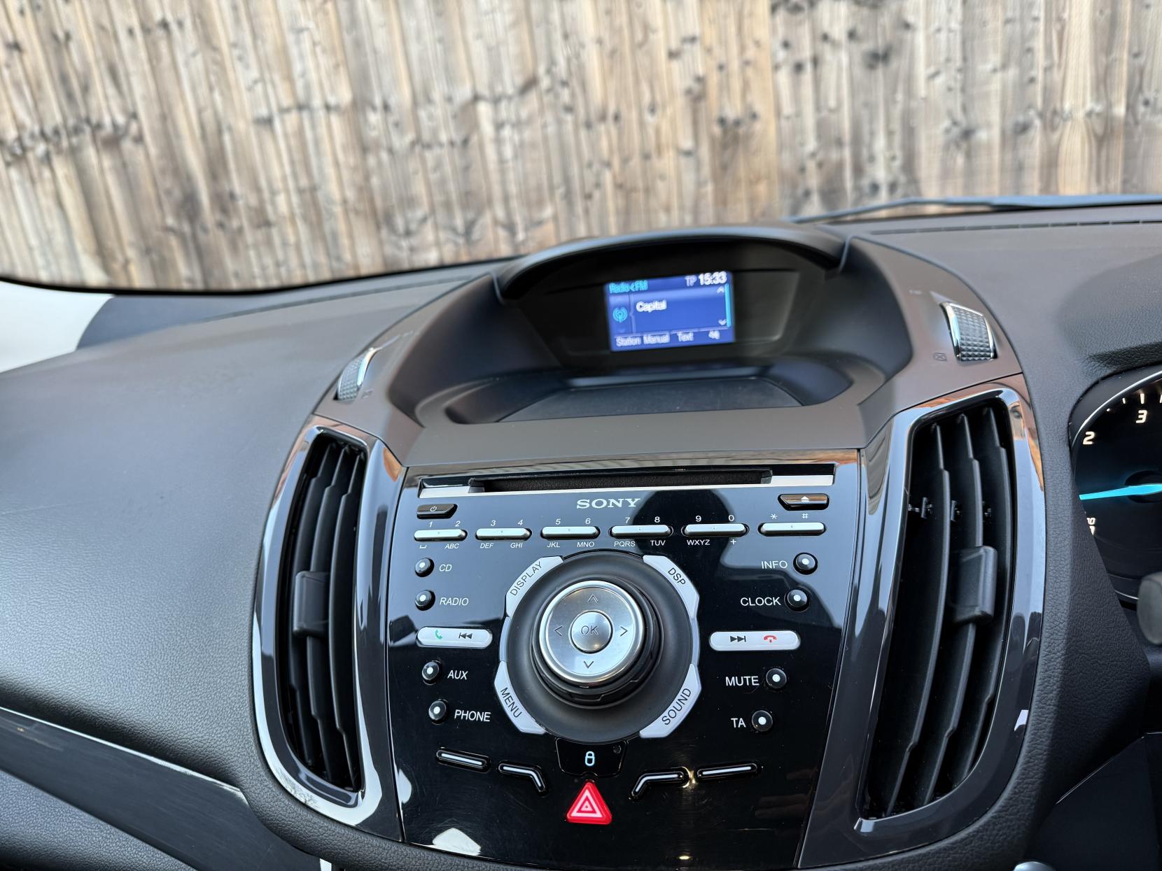 Ford Kuga 2.0 TDCi Titanium SUV 5dr Diesel Manual 2WD Euro 5 (140 ps)