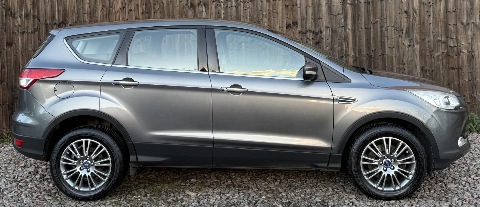 Ford Kuga 2.0 TDCi Titanium SUV 5dr Diesel Manual 2WD Euro 5 (140 ps)