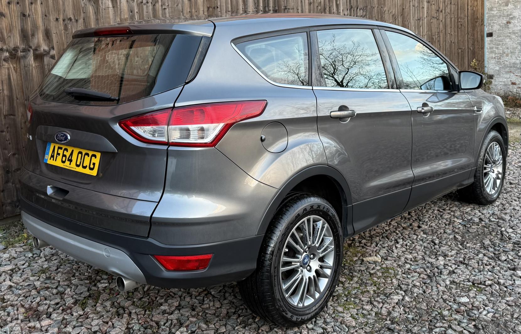 Ford Kuga 2.0 TDCi Titanium SUV 5dr Diesel Manual 2WD Euro 5 (140 ps)