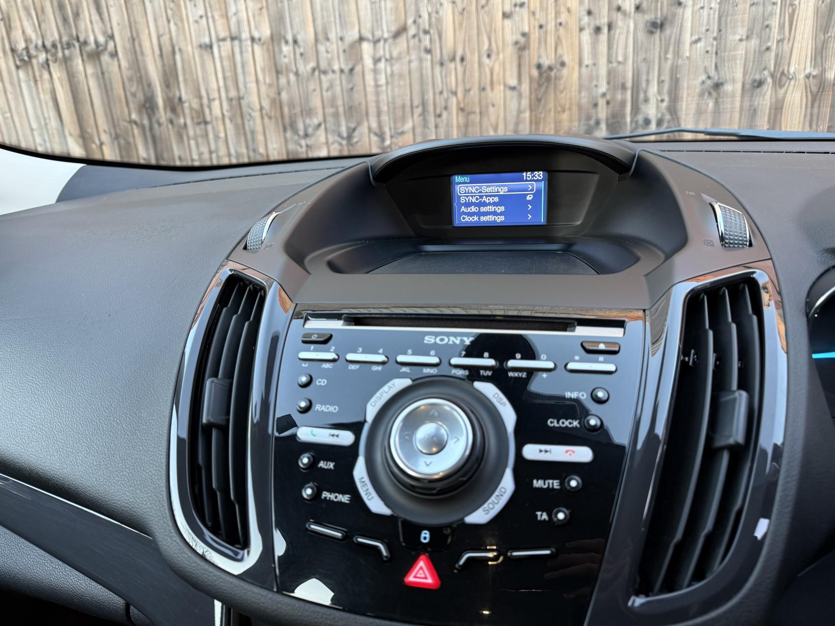 Ford Kuga 2.0 TDCi Titanium SUV 5dr Diesel Manual 2WD Euro 5 (140 ps)