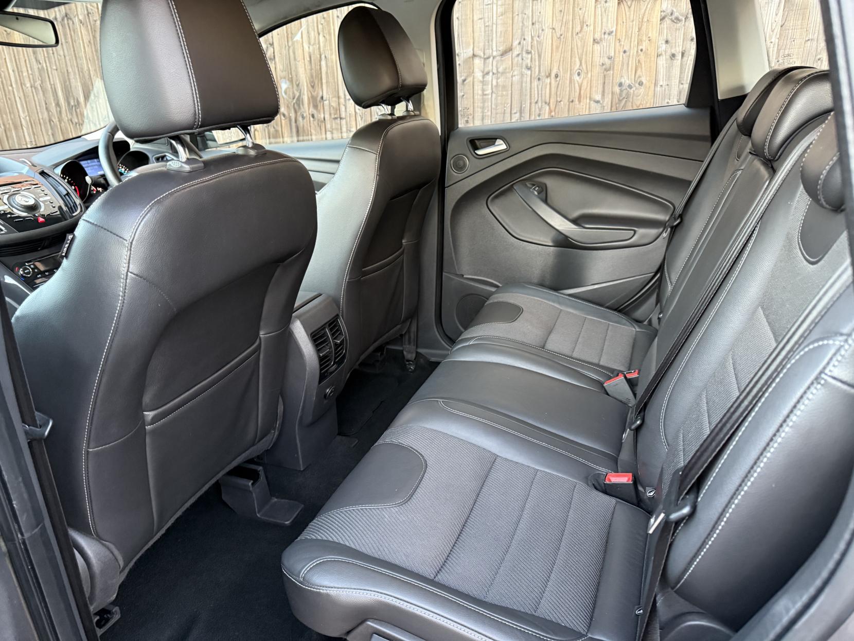 Ford Kuga 2.0 TDCi Titanium SUV 5dr Diesel Manual 2WD Euro 5 (140 ps)