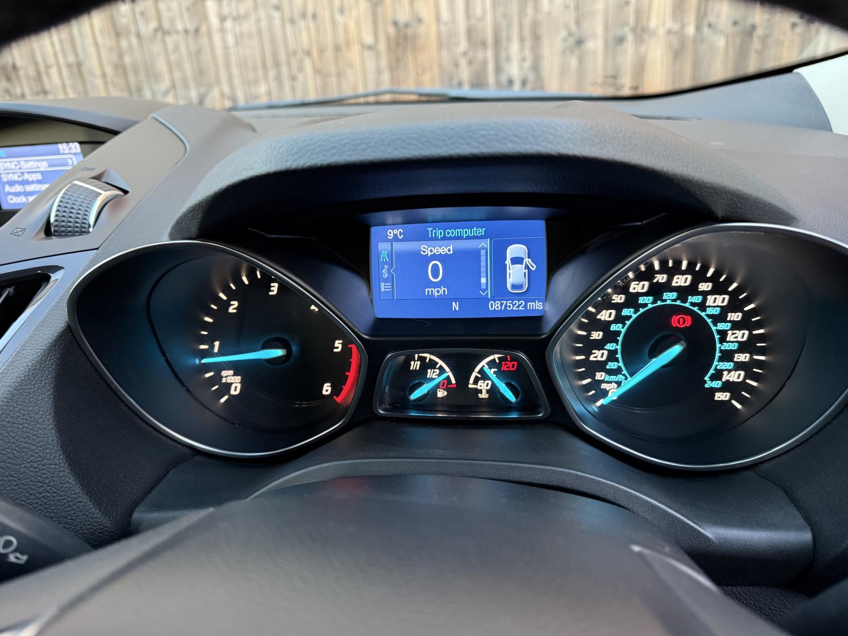 Ford Kuga 2.0 TDCi Titanium SUV 5dr Diesel Manual 2WD Euro 5 (140 ps)