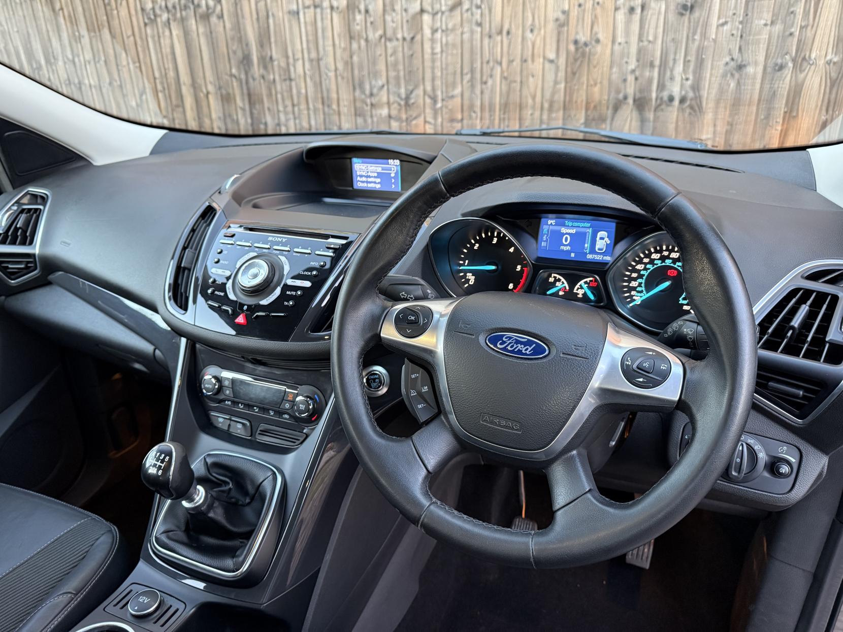 Ford Kuga 2.0 TDCi Titanium SUV 5dr Diesel Manual 2WD Euro 5 (140 ps)