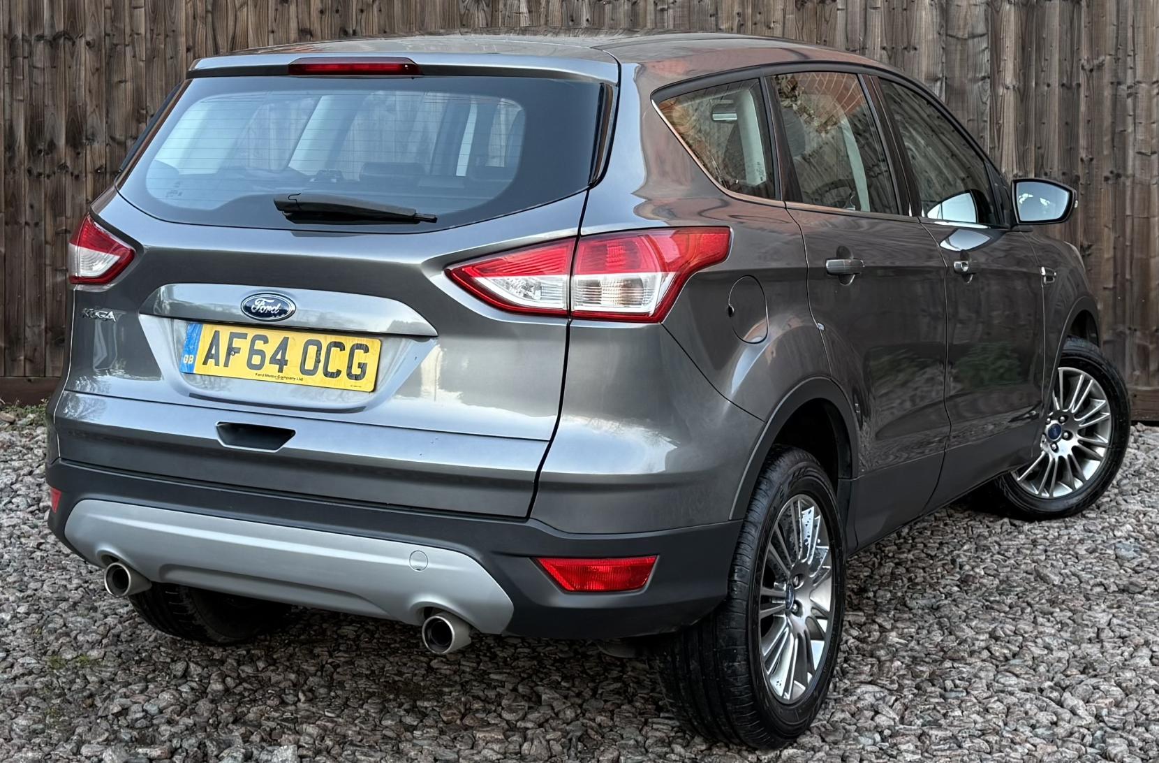 Ford Kuga 2.0 TDCi Titanium SUV 5dr Diesel Manual 2WD Euro 5 (140 ps)