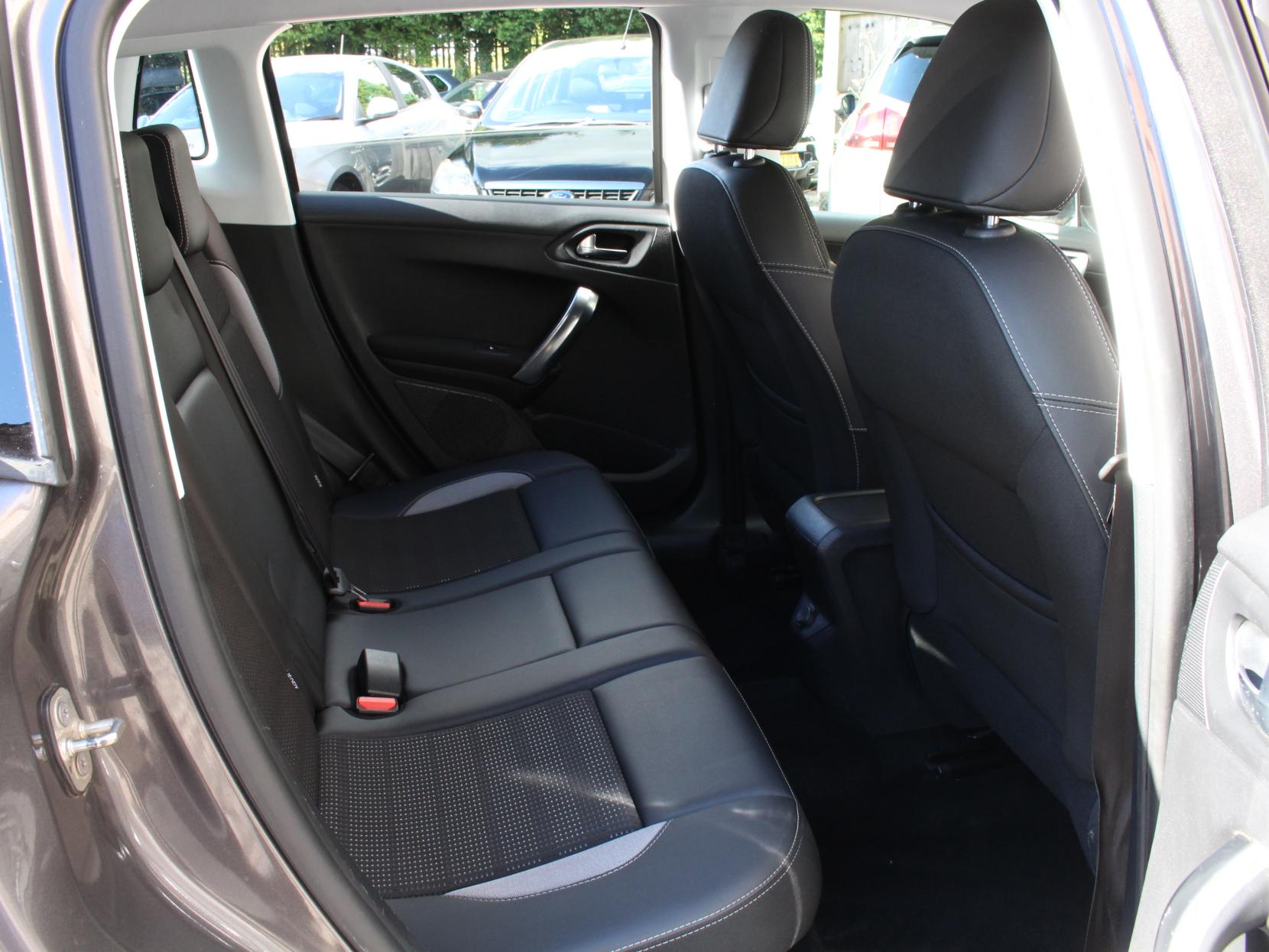 Peugeot 2008 1.6 BlueHDi Allure SUV 5dr Diesel Manual Euro 6 (s/s) (100 ps)