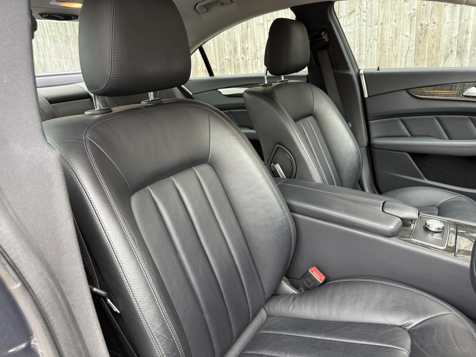 Mercedes-Benz CLS 2.1 CLS250 CDI Coupe 4dr Diesel G-Tronic+ Euro 5 (s/s) (204 ps)