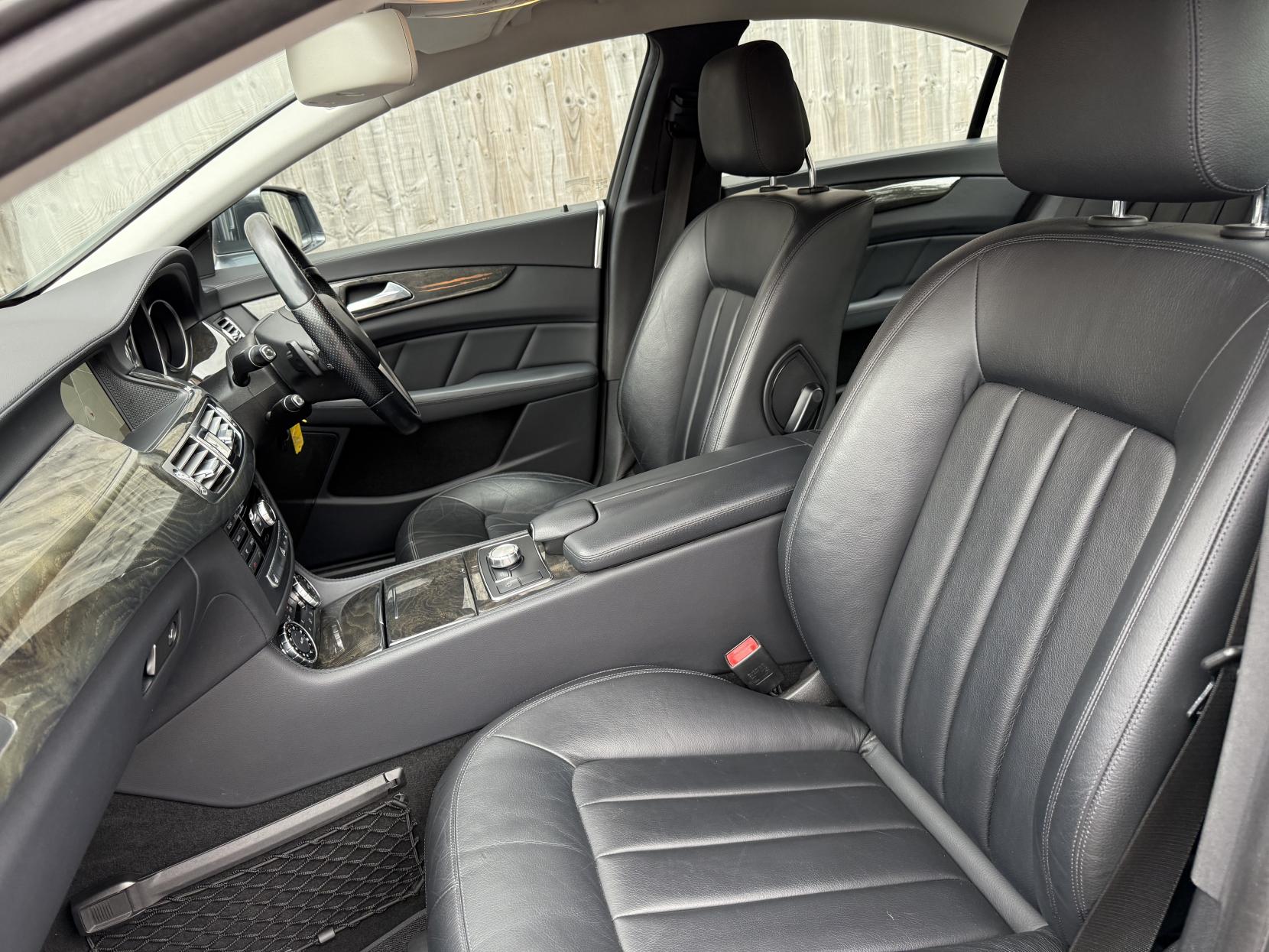 Mercedes-Benz CLS 2.1 CLS250 CDI Coupe 4dr Diesel G-Tronic+ Euro 5 (s/s) (204 ps)