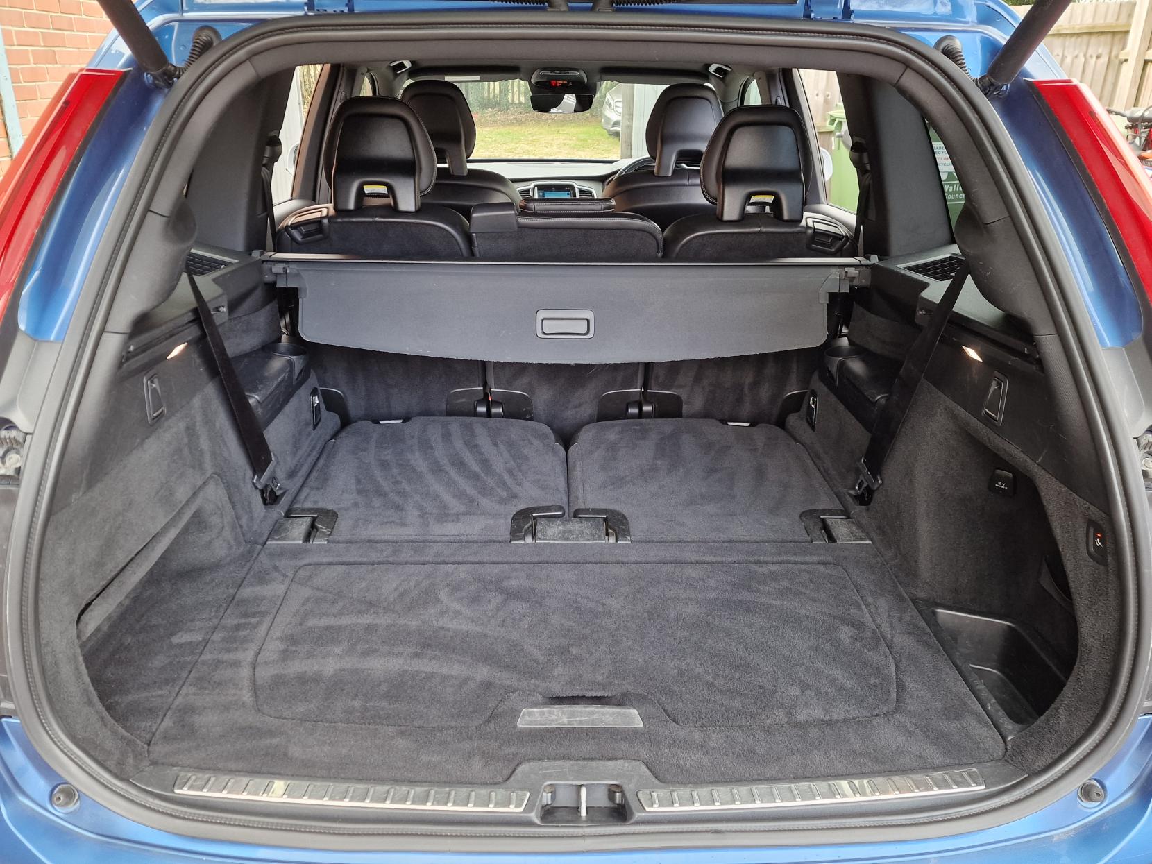 Volvo XC90 2.0 D5 R-Design SUV 5dr Diesel Geartronic 4WD Euro 6 (s/s) (225 ps)