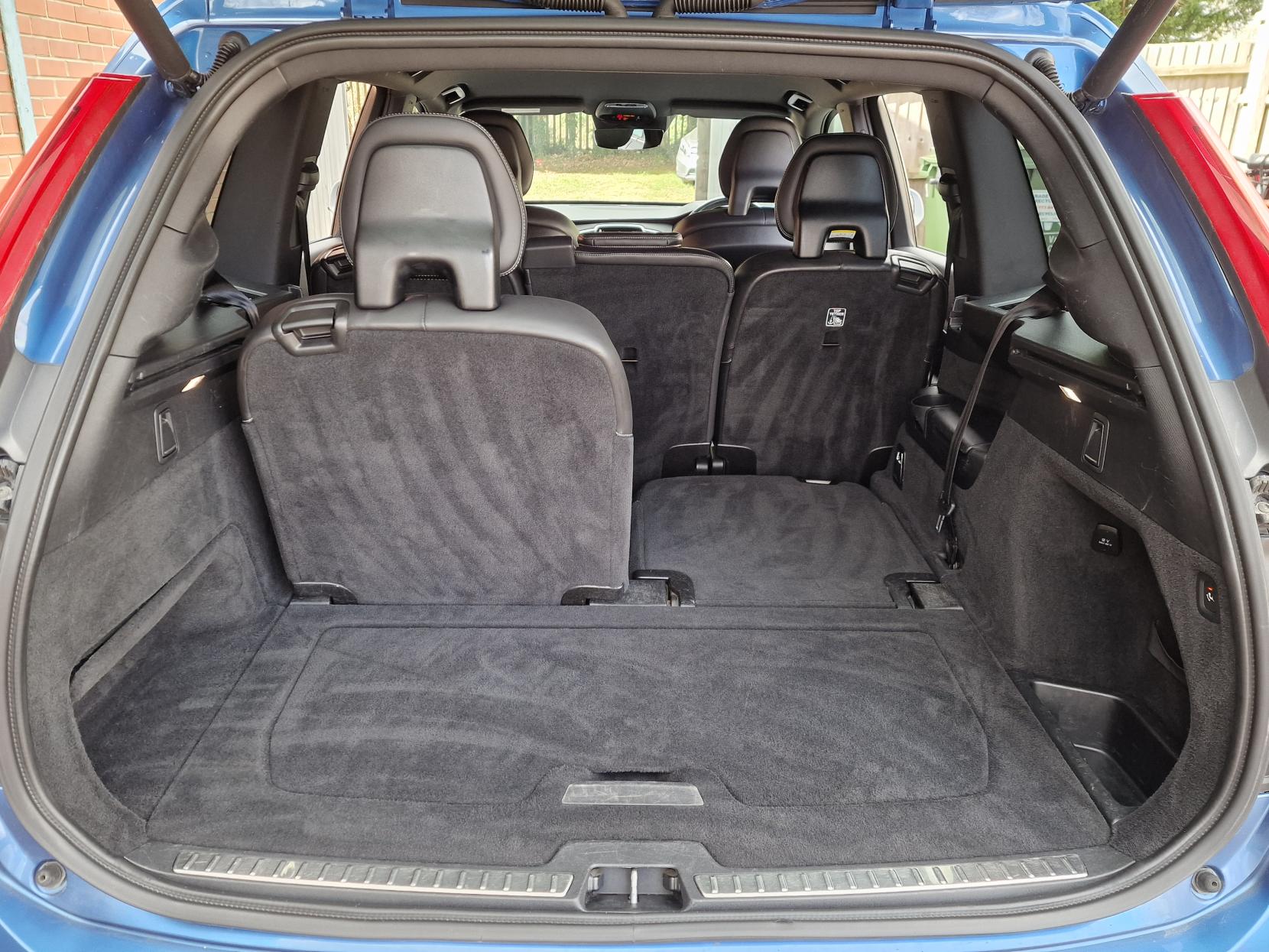 Volvo XC90 2.0 D5 R-Design SUV 5dr Diesel Geartronic 4WD Euro 6 (s/s) (225 ps)
