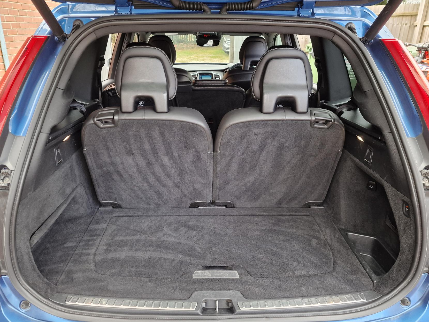 Volvo XC90 2.0 D5 R-Design SUV 5dr Diesel Geartronic 4WD Euro 6 (s/s) (225 ps)