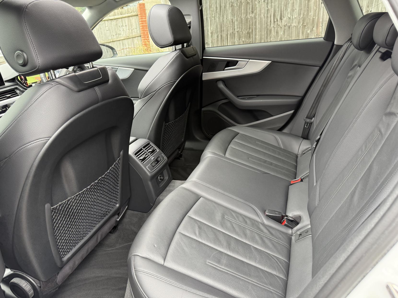 Audi A4 Allroad 3.0 TDI V6 Sport Estate 5dr Diesel Tiptronic quattro Euro 6 (s/s) (272 ps)
