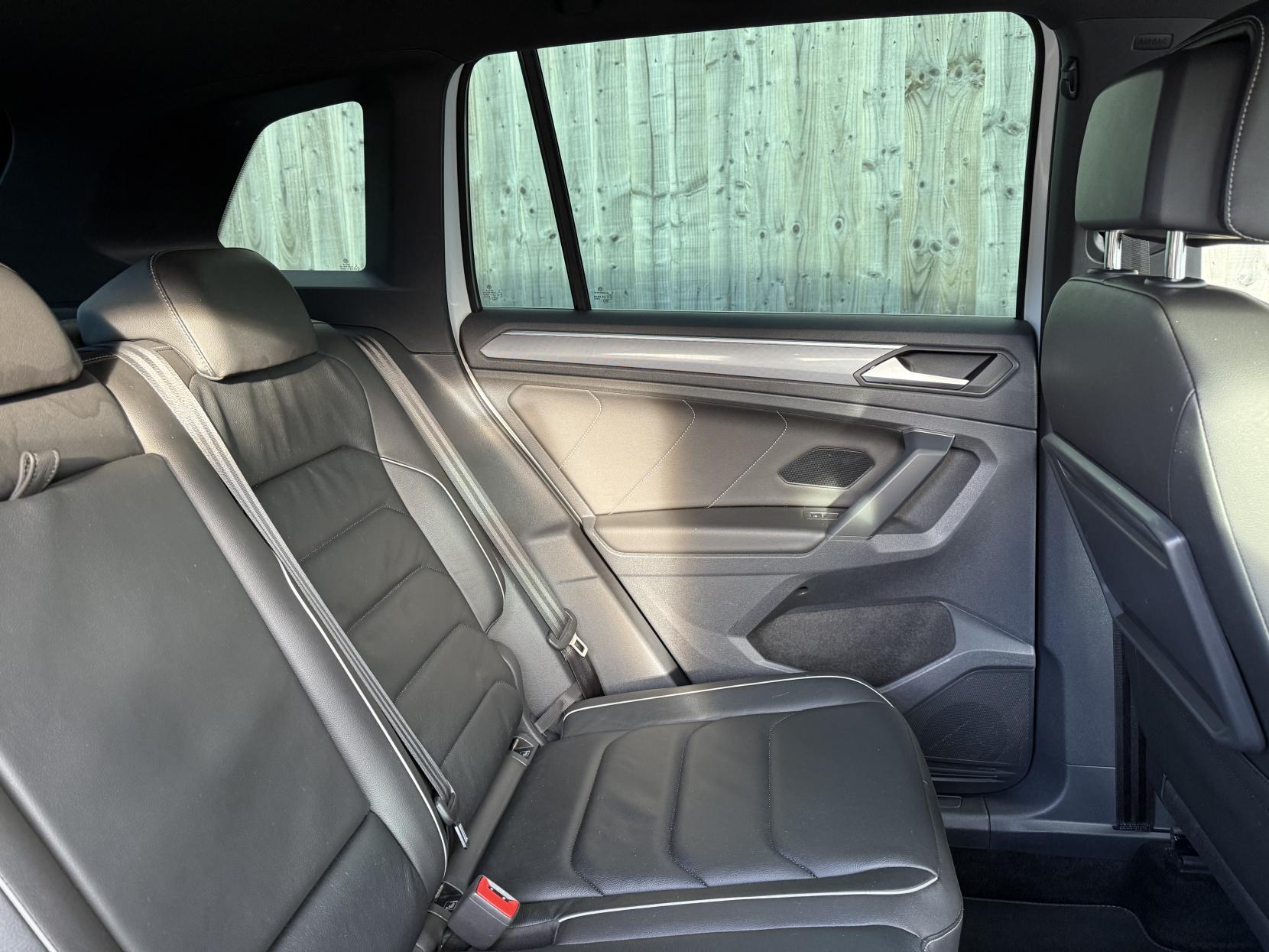 Volkswagen Tiguan 2.0 TDI R-Line SUV 5dr Diesel DSG 4Motion Euro 6 (s/s) (190 ps)