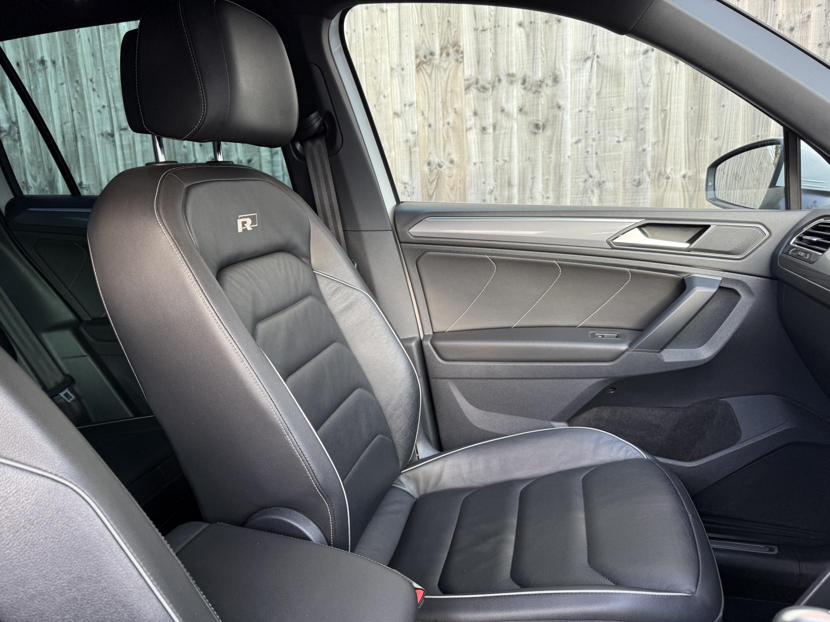 Volkswagen Tiguan 2.0 TDI R-Line SUV 5dr Diesel DSG 4Motion Euro 6 (s/s) (190 ps)