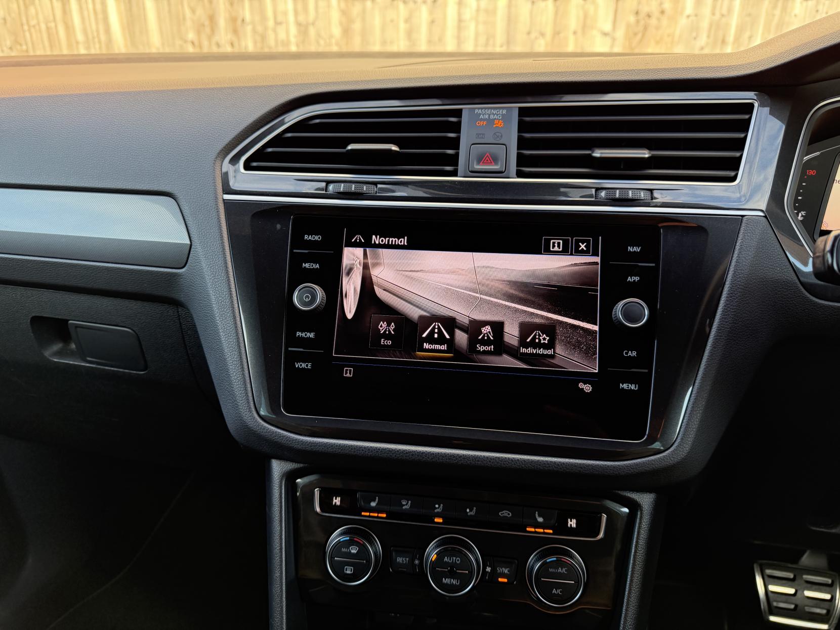 Volkswagen Tiguan 2.0 TDI R-Line SUV 5dr Diesel DSG 4Motion Euro 6 (s/s) (190 ps)