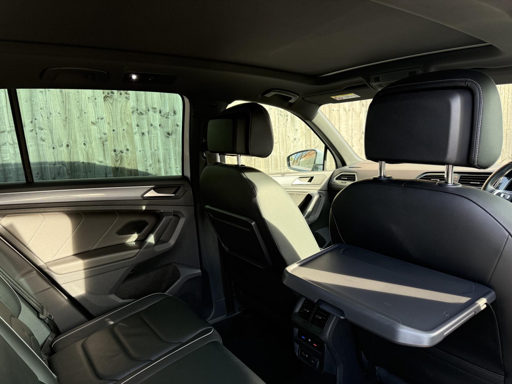 Volkswagen Tiguan 2.0 TDI R-Line SUV 5dr Diesel DSG 4Motion Euro 6 (s/s) (190 ps)