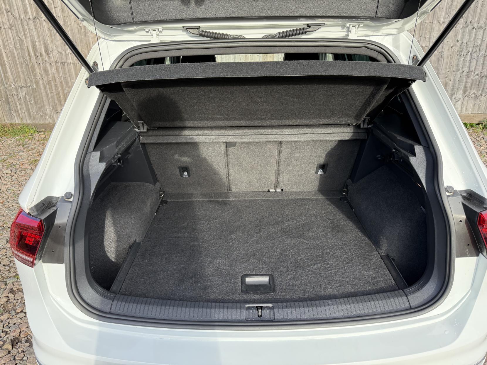 Volkswagen Tiguan 2.0 TDI R-Line SUV 5dr Diesel DSG 4Motion Euro 6 (s/s) (190 ps)