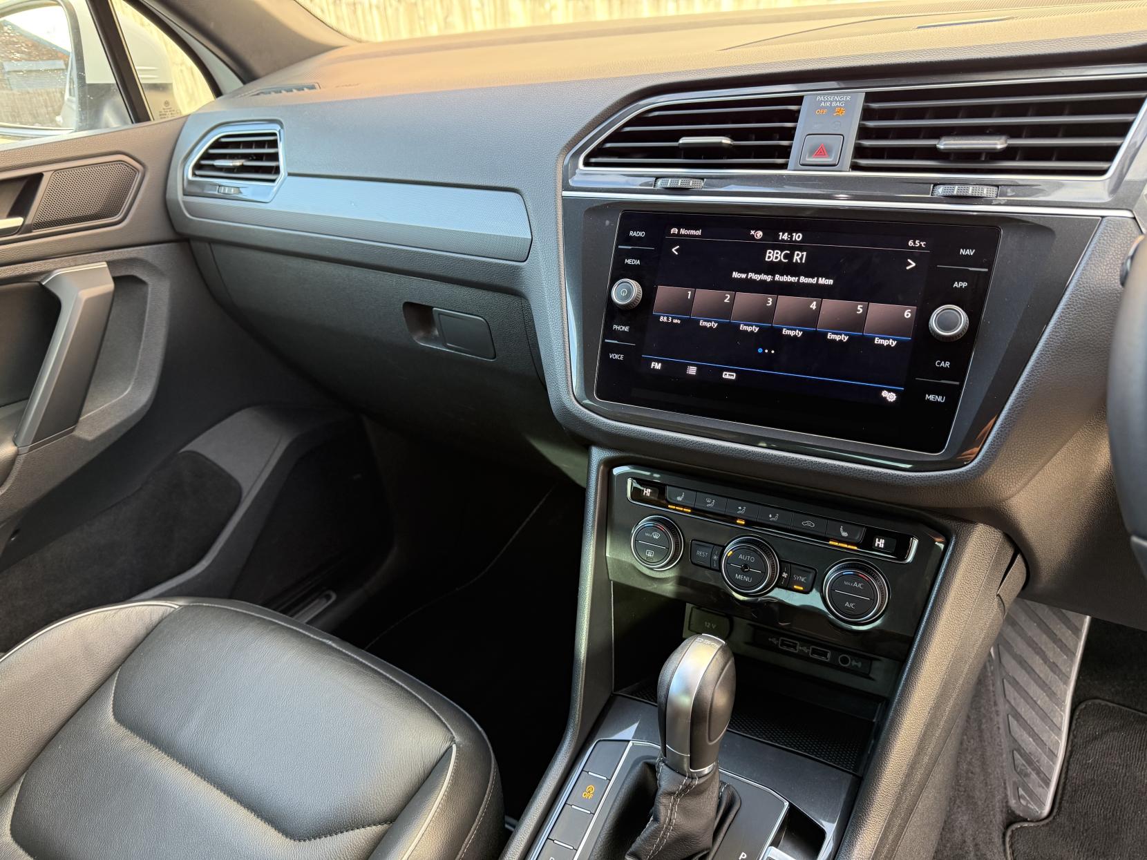 Volkswagen Tiguan 2.0 TDI R-Line SUV 5dr Diesel DSG 4Motion Euro 6 (s/s) (190 ps)