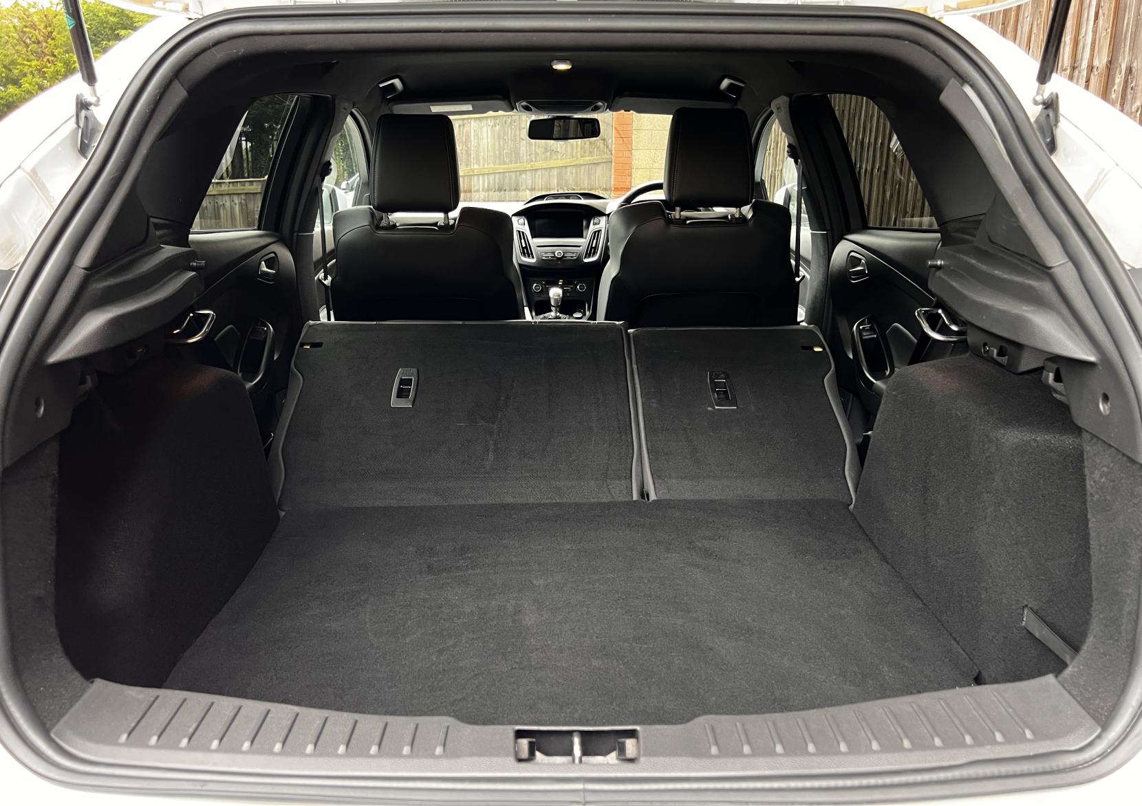 Ford Focus 2.0T EcoBoost ST-3 Hatchback 5dr Petrol Manual Euro 6 (s/s) (250 ps)