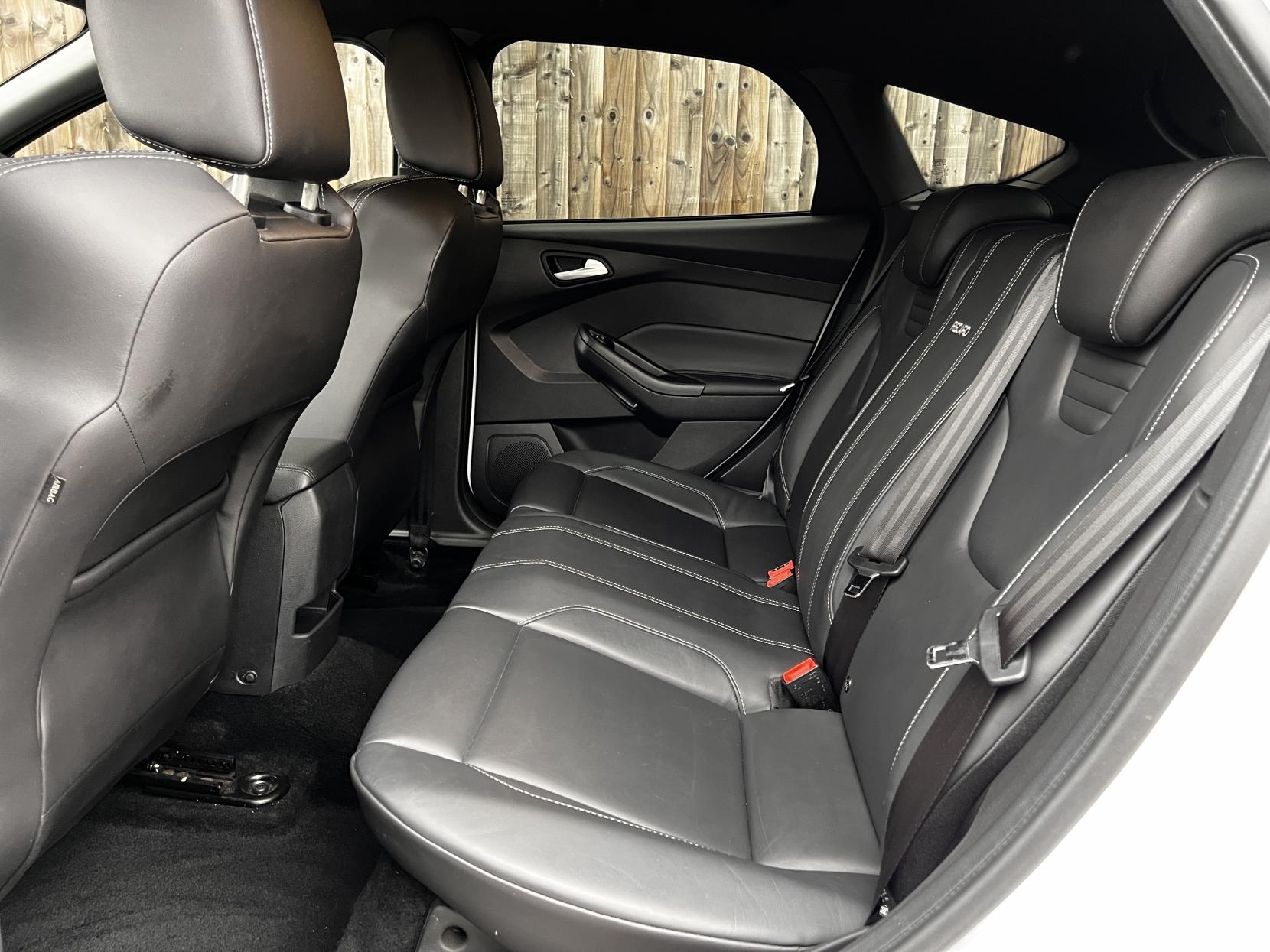 Ford Focus 2.0T EcoBoost ST-3 Hatchback 5dr Petrol Manual Euro 6 (s/s) (250 ps)