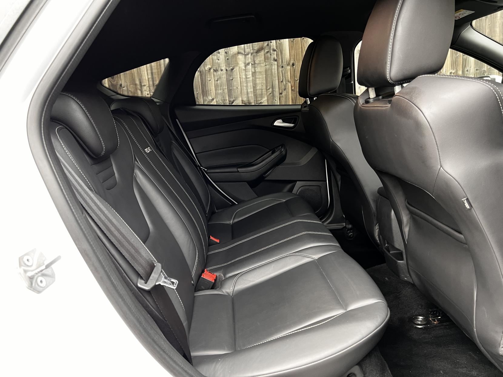 Ford Focus 2.0T EcoBoost ST-3 Hatchback 5dr Petrol Manual Euro 6 (s/s) (250 ps)