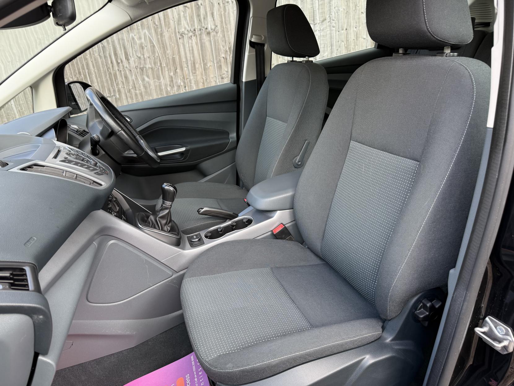 Ford C-Max 1.6 Zetec MPV 5dr Petrol Manual Euro 5 (105 ps)