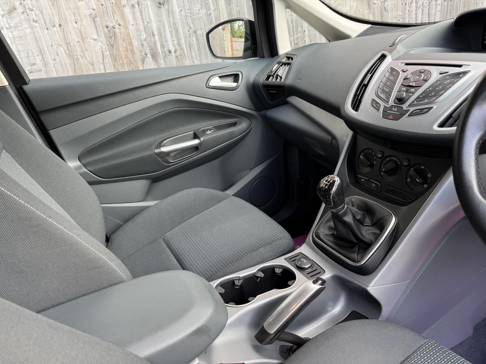 Ford C-Max 1.6 Zetec MPV 5dr Petrol Manual Euro 5 (105 ps)