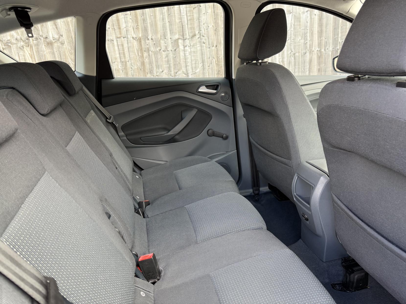 Ford C-Max 1.6 Zetec MPV 5dr Petrol Manual Euro 5 (105 ps)