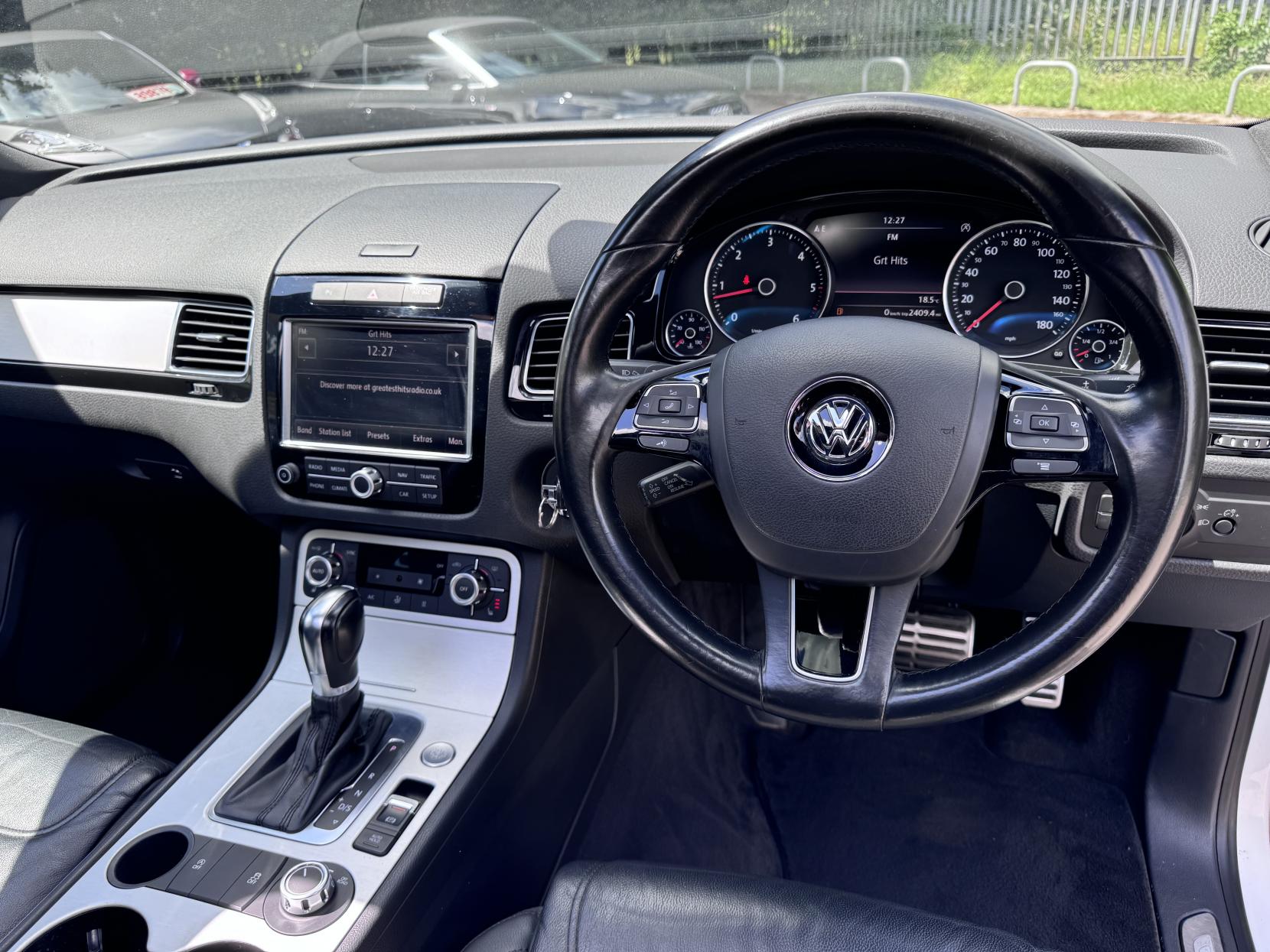 Volkswagen Touareg 3.0 TDI V6 BlueMotion Tech R-Line SUV 5dr Diesel Tiptronic 4WD Euro 5 (s/s) (245 ps)
