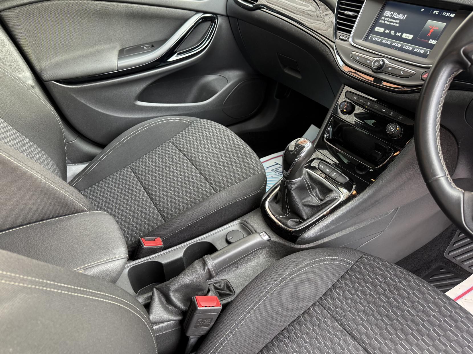 Vauxhall Astra 1.4i Turbo SRi Hatchback 5dr Petrol Manual Euro 6 (150 ps)