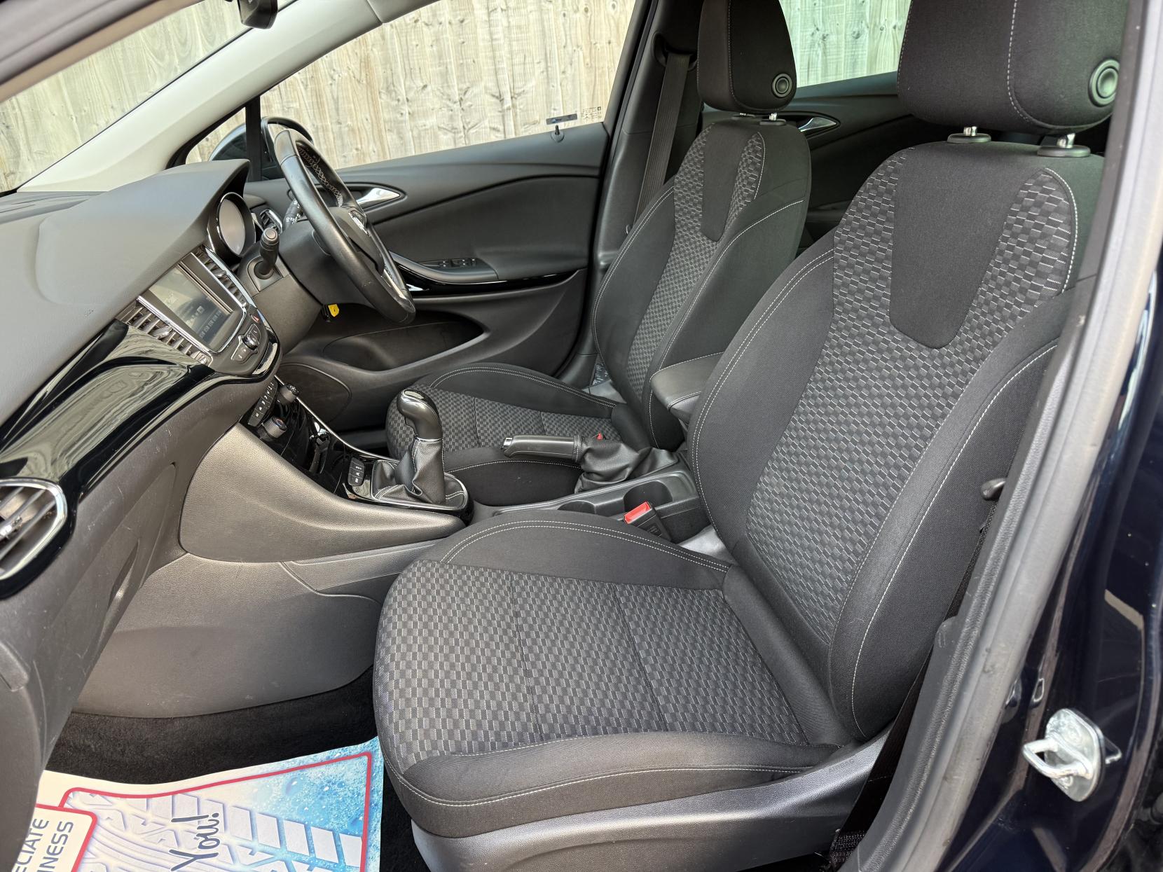 Vauxhall Astra 1.4i Turbo SRi Hatchback 5dr Petrol Manual Euro 6 (150 ps)