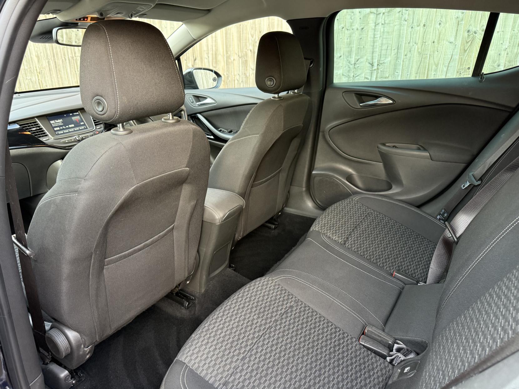 Vauxhall Astra 1.4i Turbo SRi Hatchback 5dr Petrol Manual Euro 6 (150 ps)