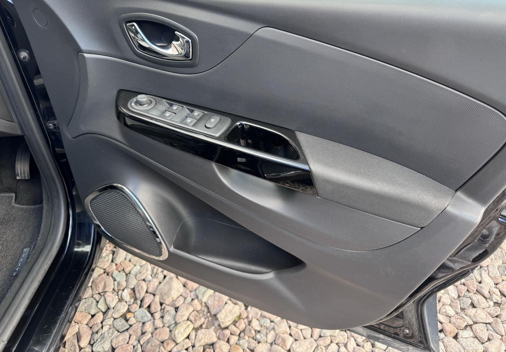 Renault Captur 1.5 dCi ENERGY Dynamique MediaNav SUV 5dr Diesel Manual Euro 5 (s/s) (90 ps)