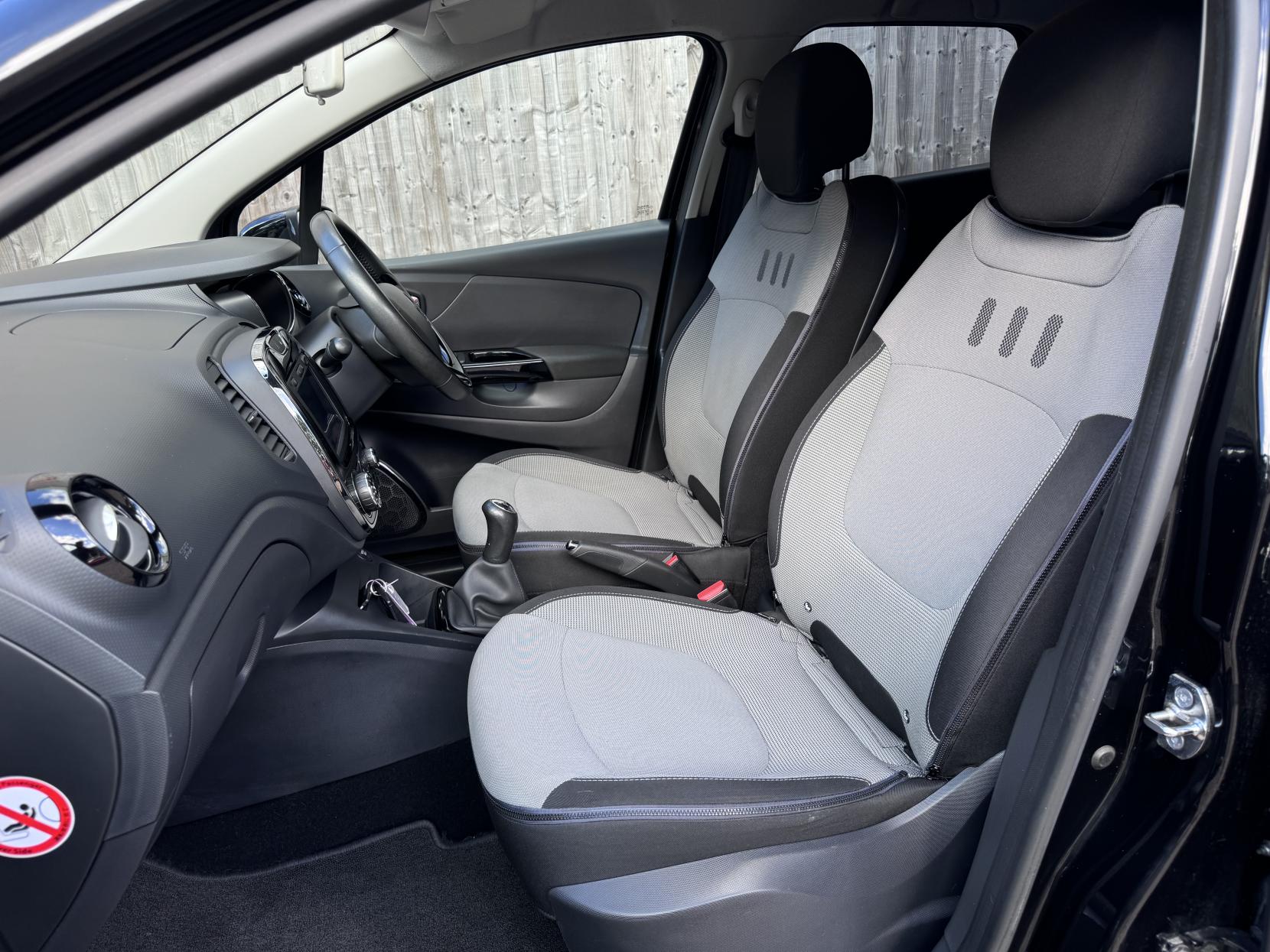 Renault Captur 1.5 dCi ENERGY Dynamique MediaNav SUV 5dr Diesel Manual Euro 5 (s/s) (90 ps)
