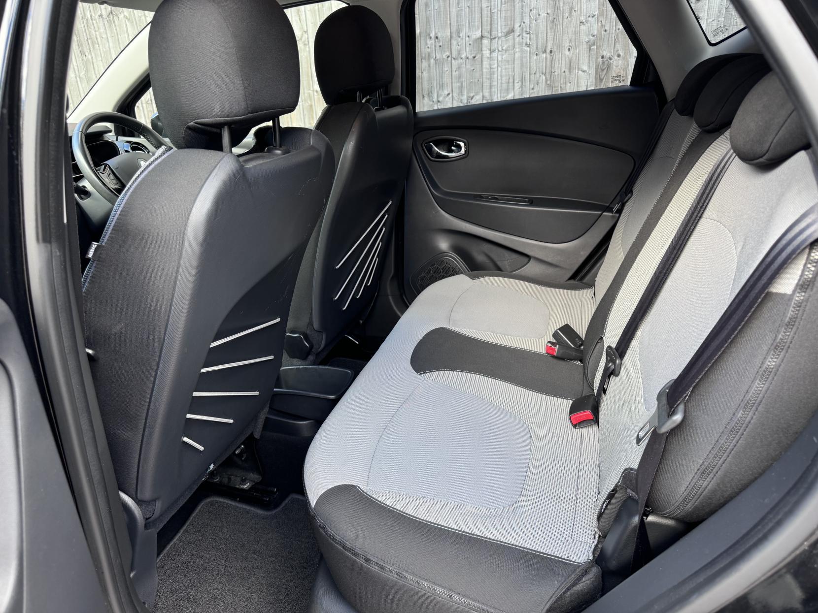 Renault Captur 1.5 dCi ENERGY Dynamique MediaNav SUV 5dr Diesel Manual Euro 5 (s/s) (90 ps)