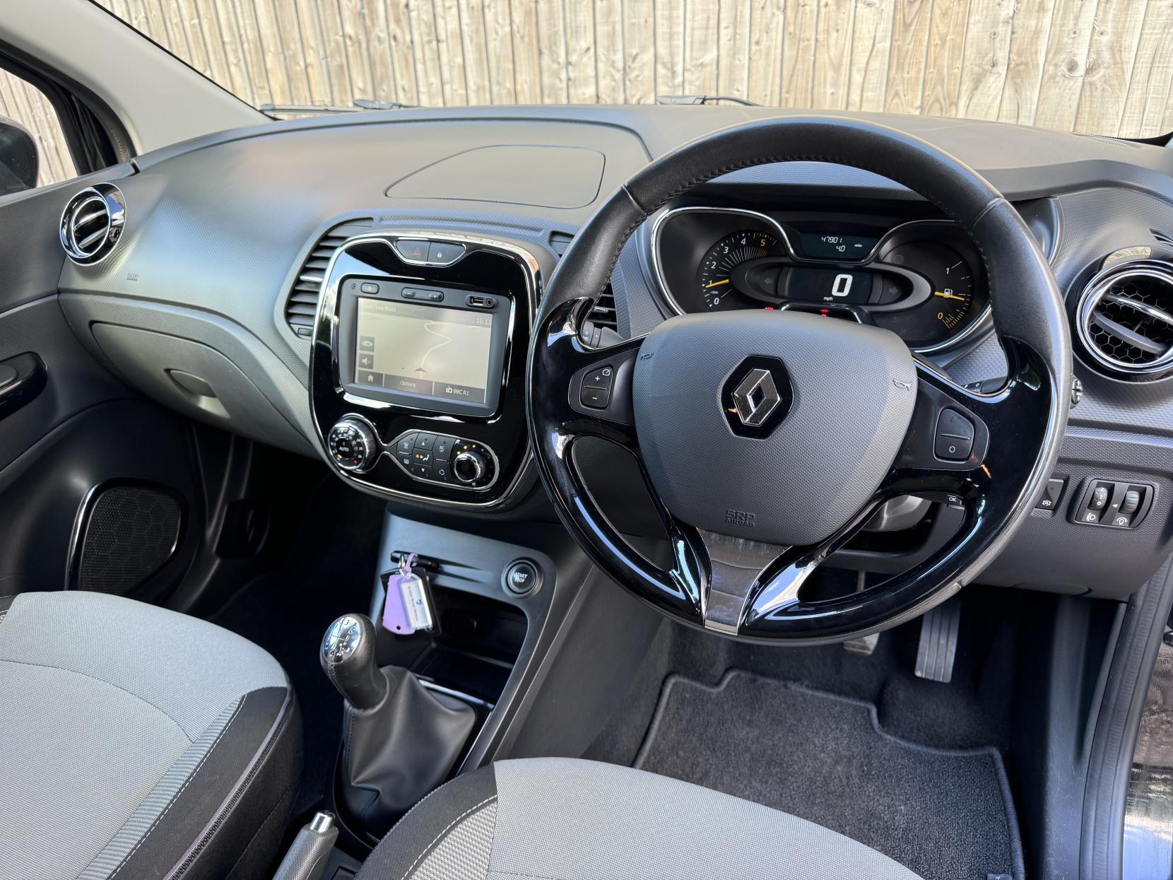 Renault Captur 1.5 dCi ENERGY Dynamique MediaNav SUV 5dr Diesel Manual Euro 5 (s/s) (90 ps)