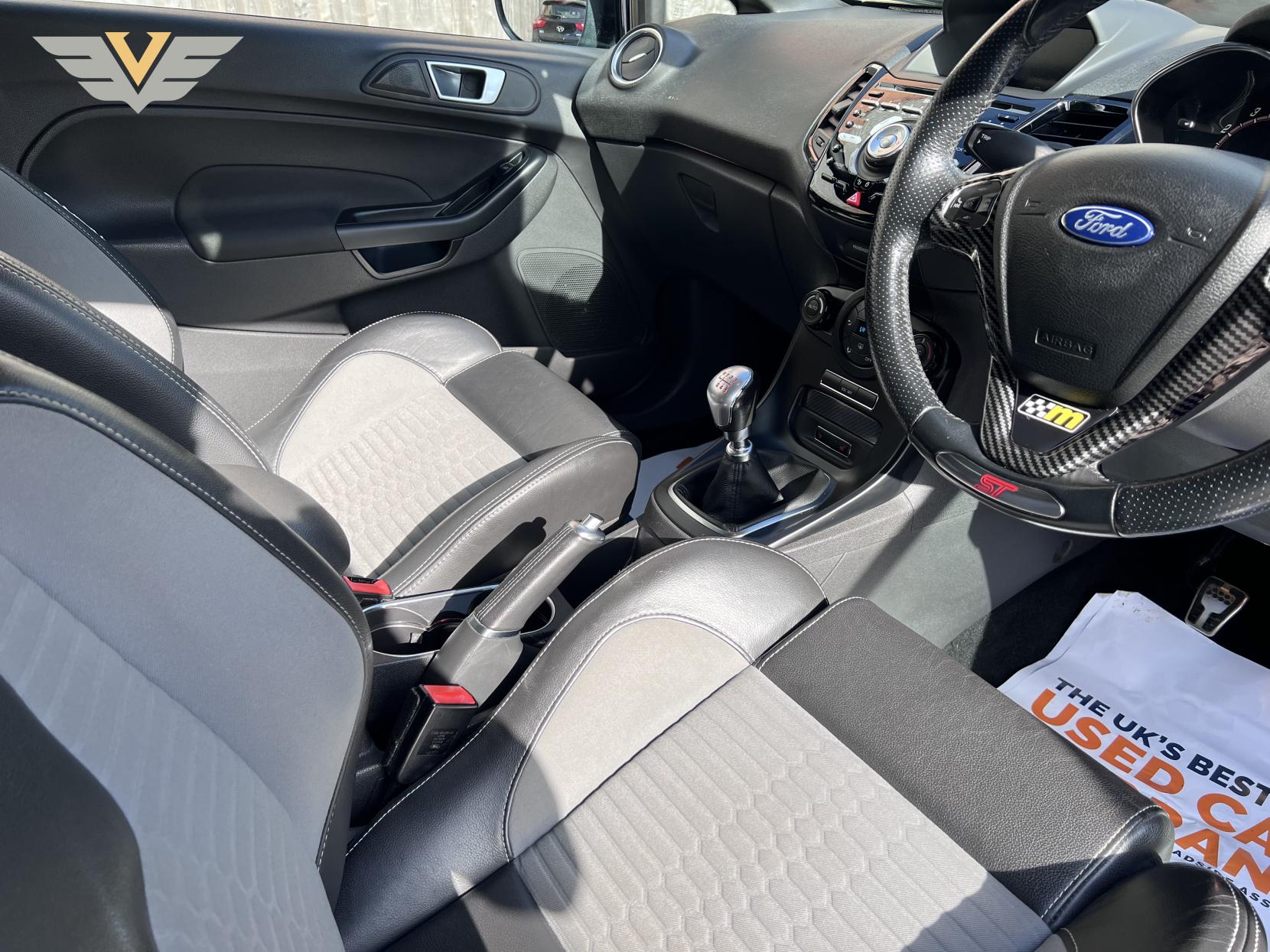 Ford Fiesta 1.6T EcoBoost ST-3 Hatchback 3dr Petrol Manual Euro 6 (182 ps)