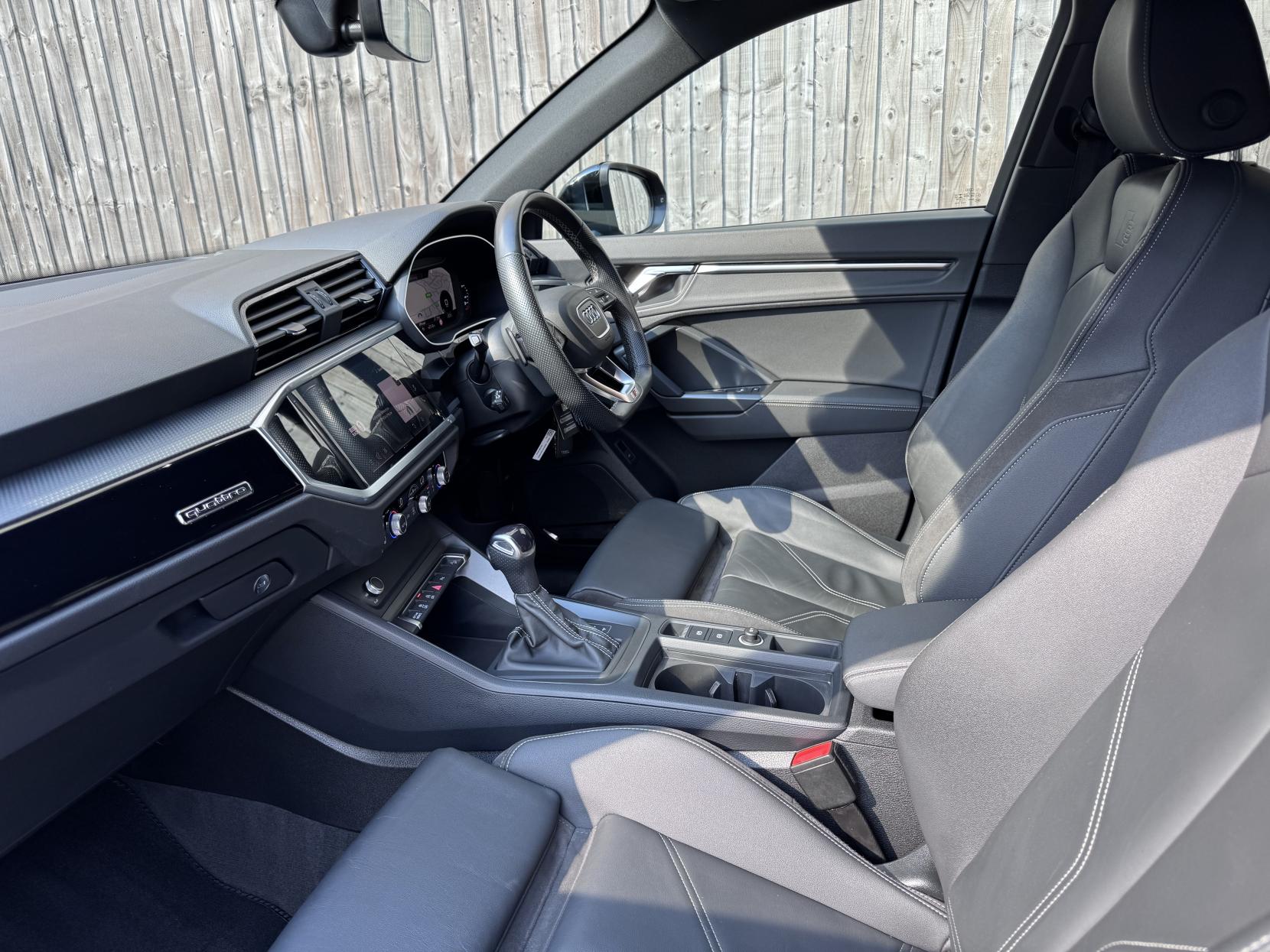 Audi Q3 2.0 TDI 40 Black Edition SUV 5dr Diesel S Tronic quattro Euro 6 (s/s) (200 ps)