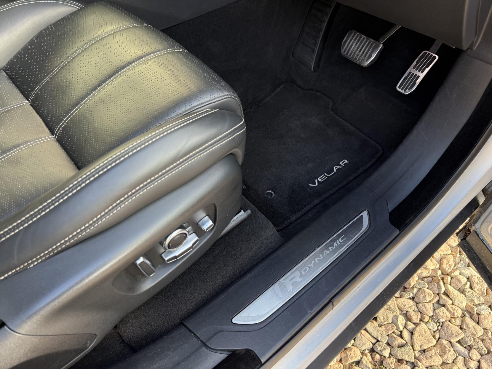 Land Rover Range Rover Velar 3.0 D300 MHEV R-Dynamic HSE SUV 5dr Diesel Auto 4WD Euro 6 (s/s) (300 ps)