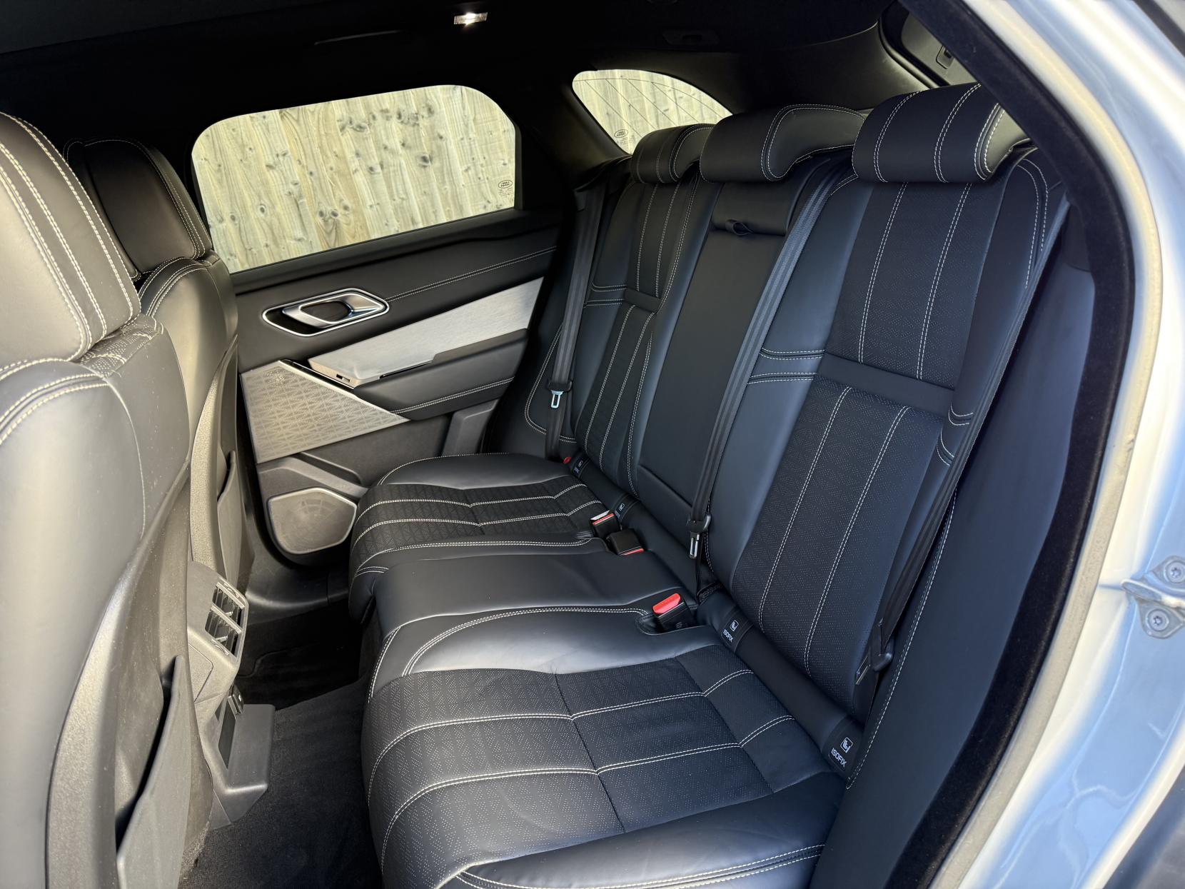 Land Rover Range Rover Velar 3.0 D300 MHEV R-Dynamic HSE SUV 5dr Diesel Auto 4WD Euro 6 (s/s) (300 ps)