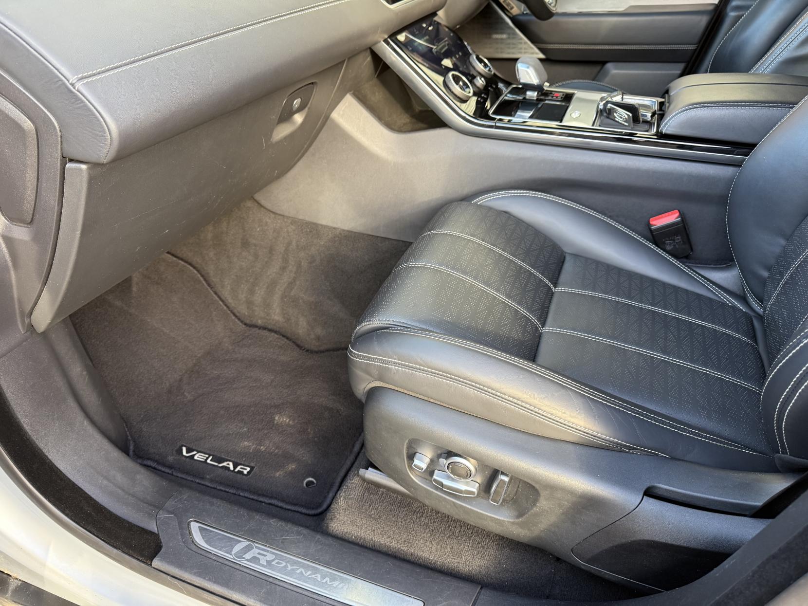 Land Rover Range Rover Velar 3.0 D300 MHEV R-Dynamic HSE SUV 5dr Diesel Auto 4WD Euro 6 (s/s) (300 ps)