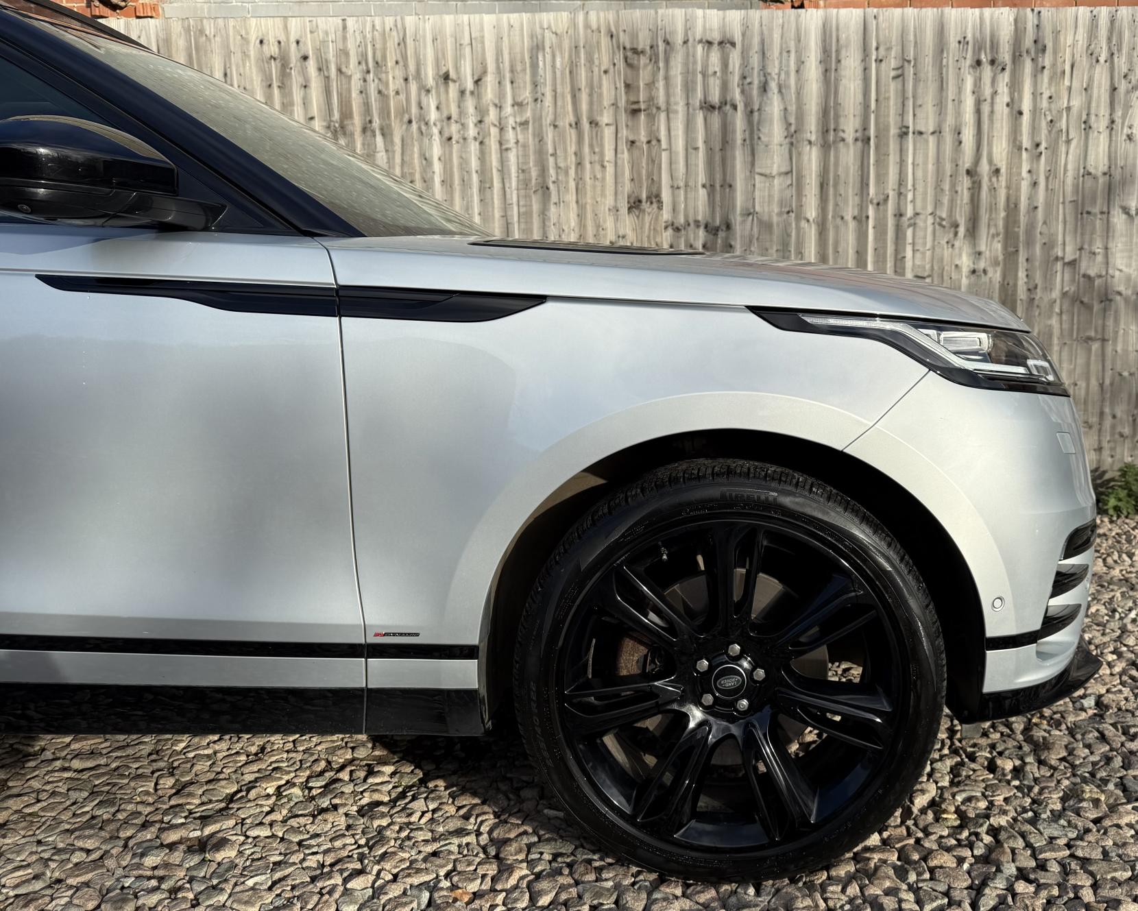 Land Rover Range Rover Velar 3.0 D300 MHEV R-Dynamic HSE SUV 5dr Diesel Auto 4WD Euro 6 (s/s) (300 ps)