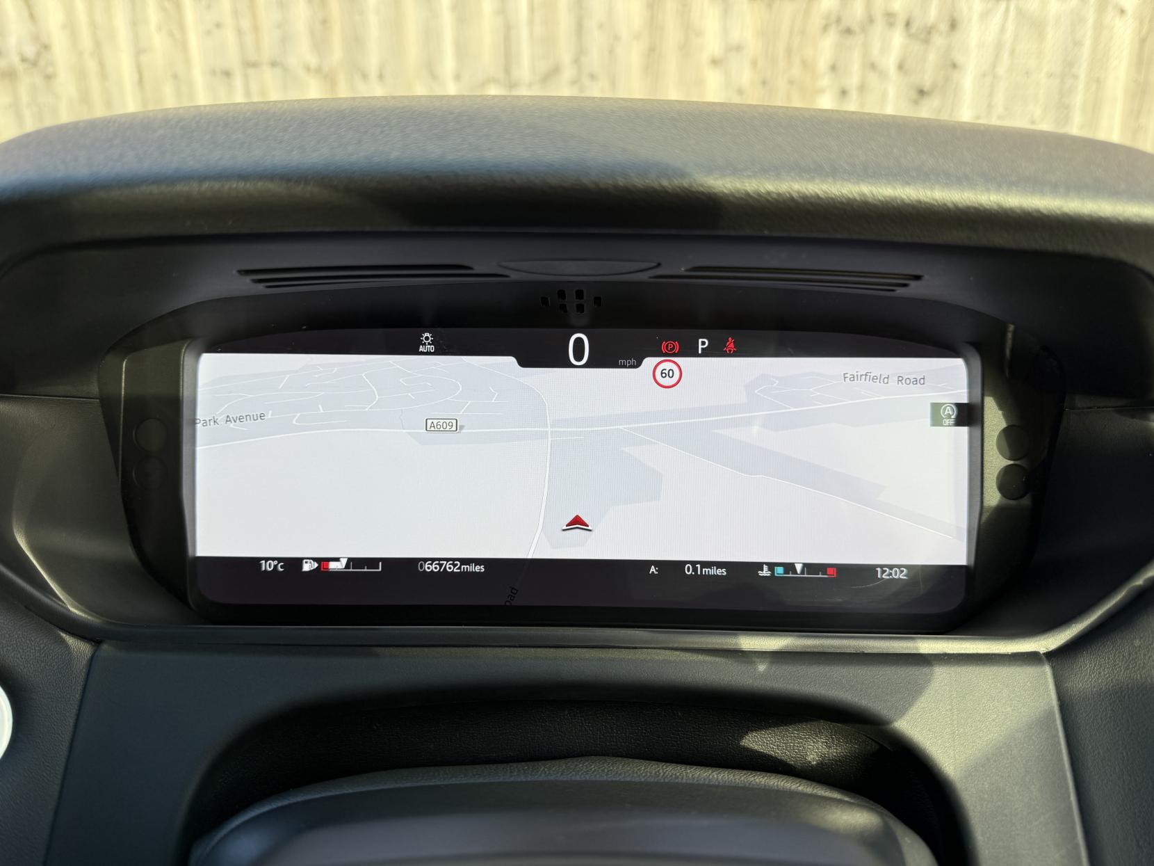 Land Rover Range Rover Velar 3.0 D300 MHEV R-Dynamic HSE SUV 5dr Diesel Auto 4WD Euro 6 (s/s) (300 ps)