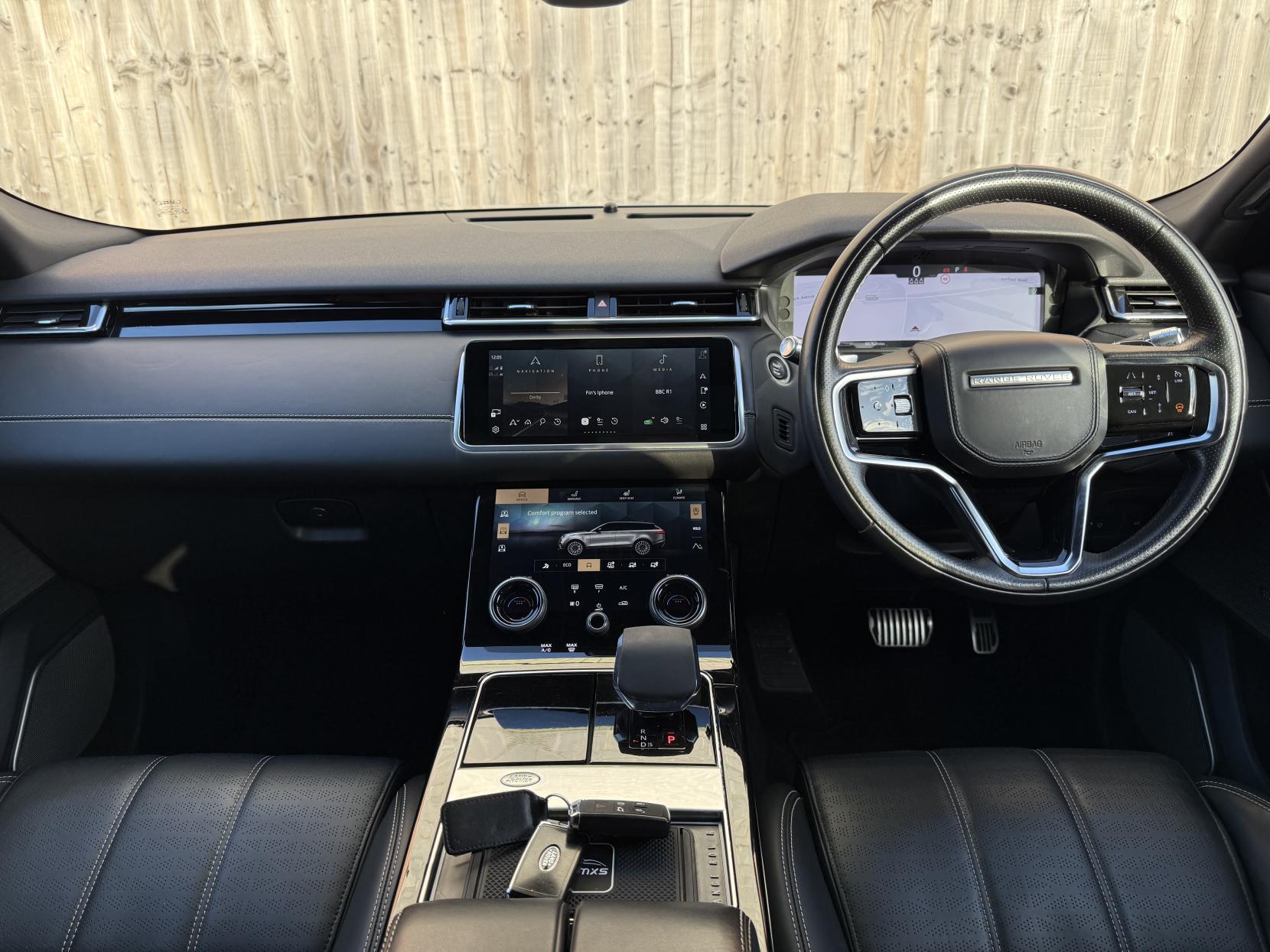 Land Rover Range Rover Velar 3.0 D300 MHEV R-Dynamic HSE SUV 5dr Diesel Auto 4WD Euro 6 (s/s) (300 ps)