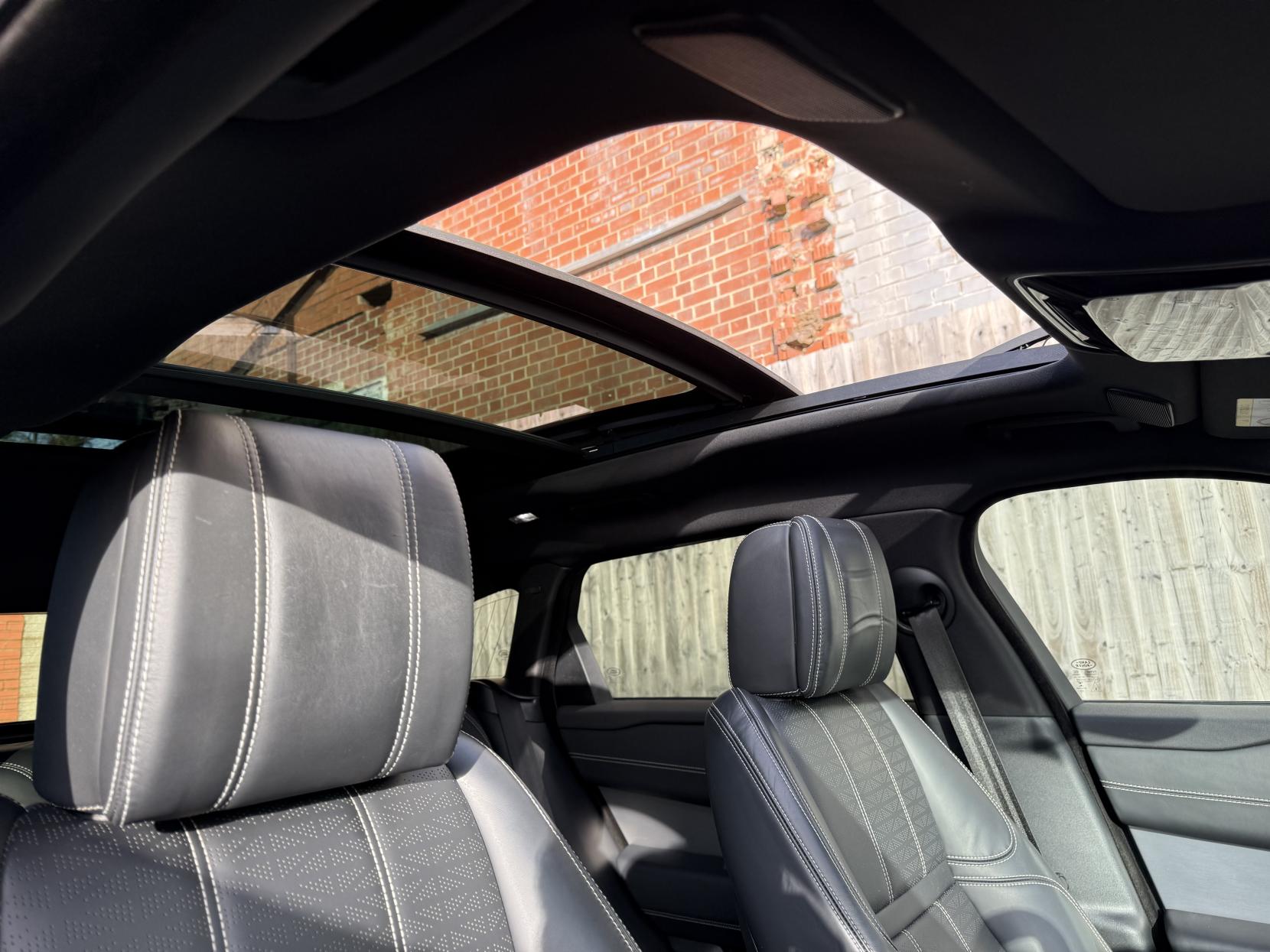 Land Rover Range Rover Velar 3.0 D300 MHEV R-Dynamic HSE SUV 5dr Diesel Auto 4WD Euro 6 (s/s) (300 ps)