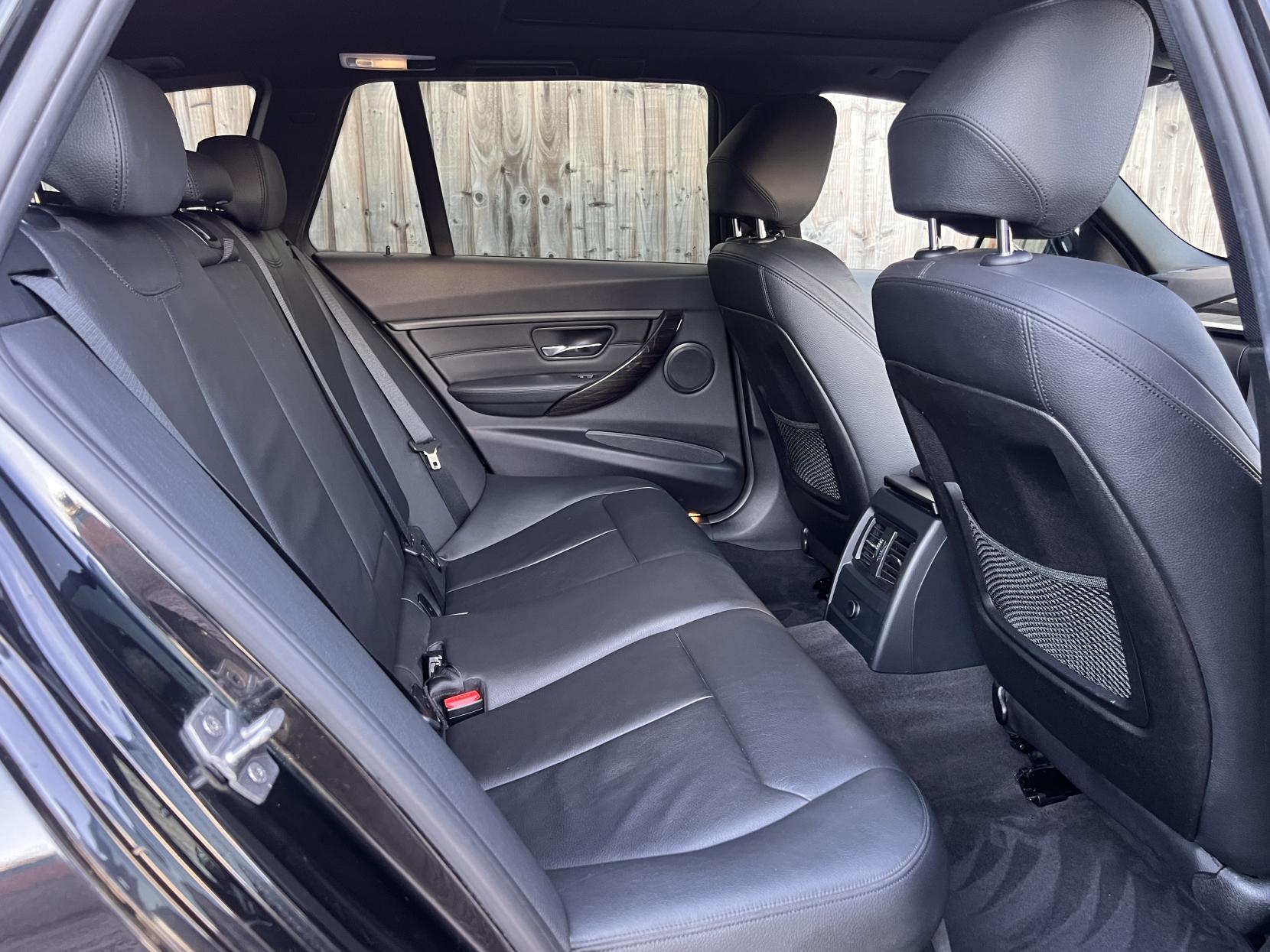 BMW 3 Series 3.0 330d M Sport Touring 5dr Diesel Auto xDrive Euro 5 (s/s) (258 ps)