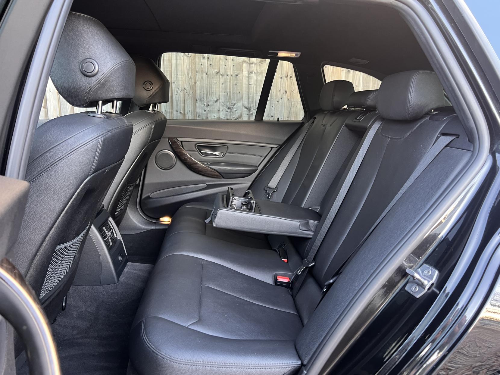 BMW 3 Series 3.0 330d M Sport Touring 5dr Diesel Auto xDrive Euro 5 (s/s) (258 ps)