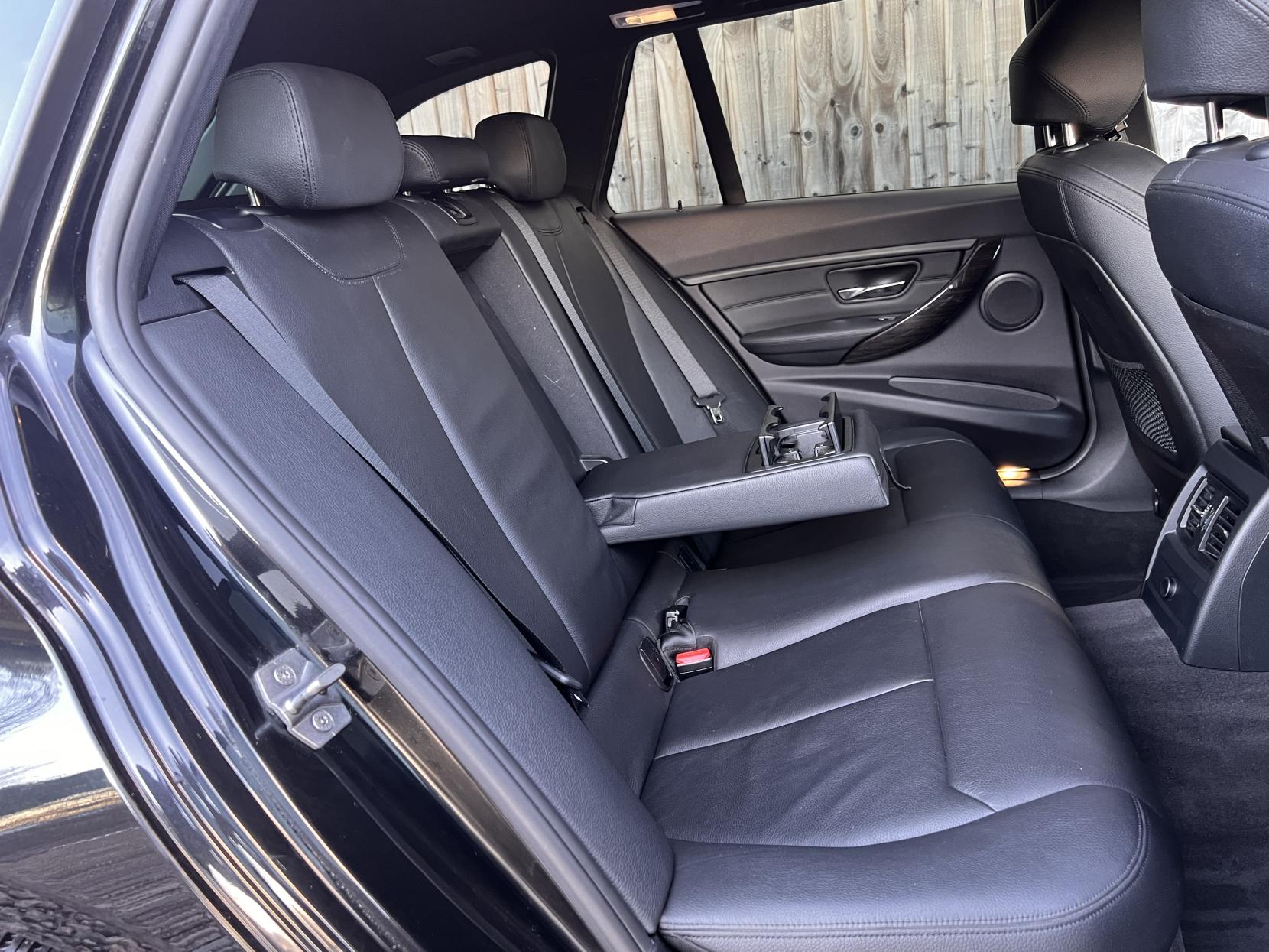 BMW 3 Series 3.0 330d M Sport Touring 5dr Diesel Auto xDrive Euro 5 (s/s) (258 ps)