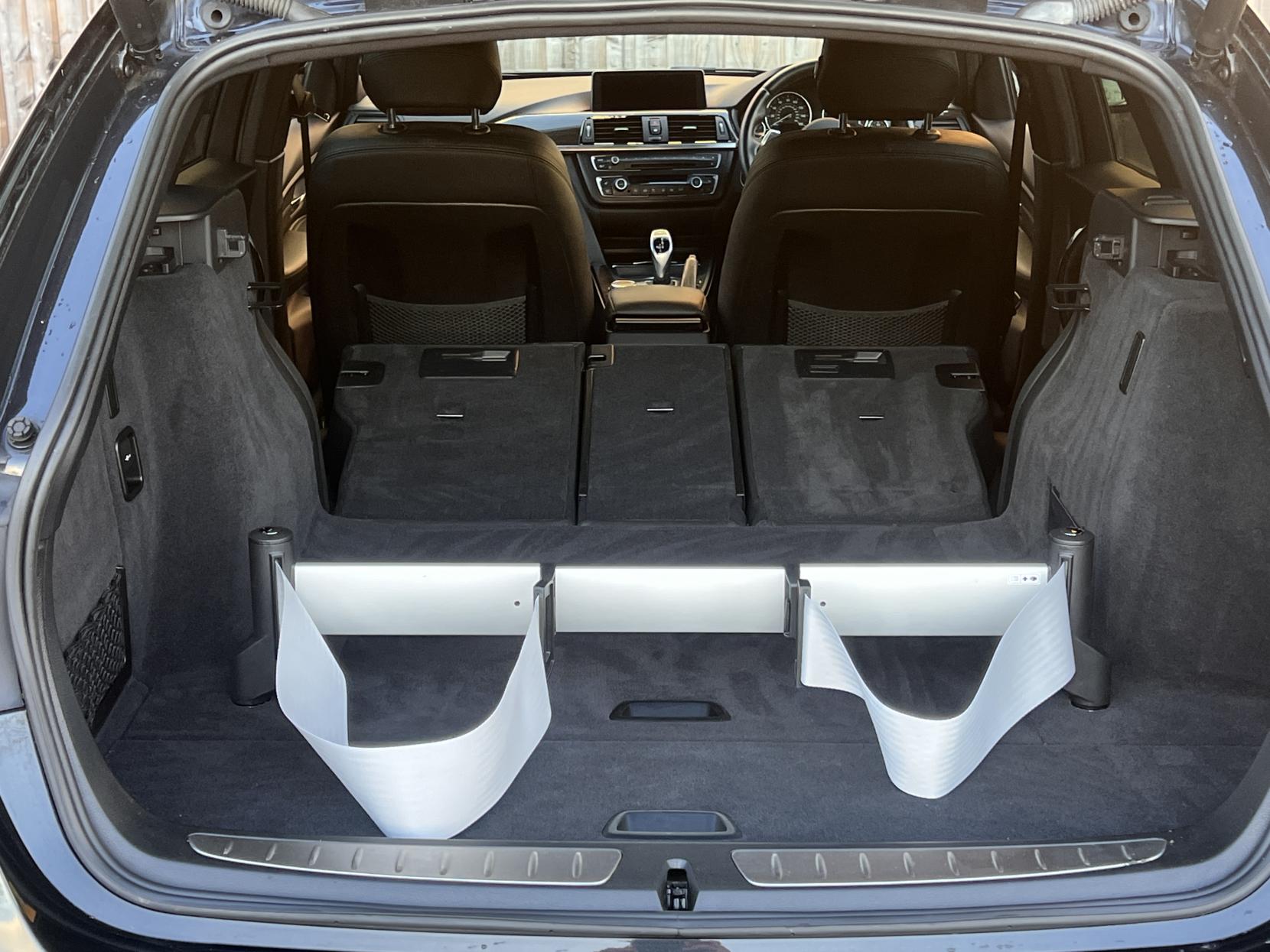 BMW 3 Series 3.0 330d M Sport Touring 5dr Diesel Auto xDrive Euro 5 (s/s) (258 ps)