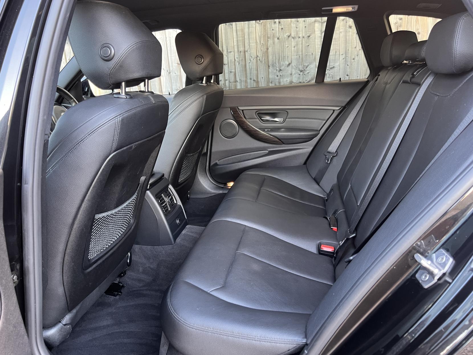 BMW 3 Series 3.0 330d M Sport Touring 5dr Diesel Auto xDrive Euro 5 (s/s) (258 ps)