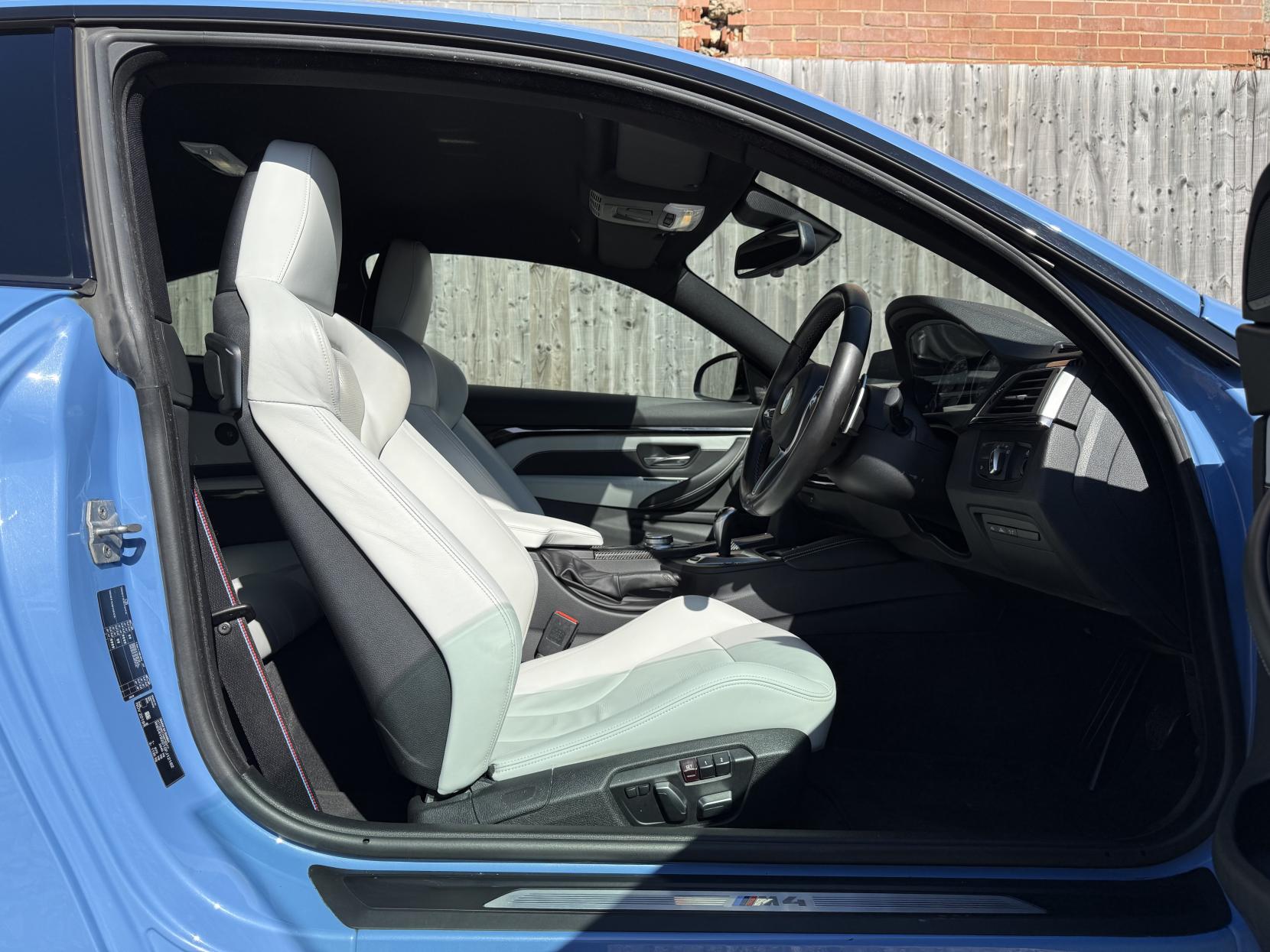 BMW M4 3.0 BiTurbo GPF Competition Coupe 2dr Petrol DCT Euro 6 (s/s) (450 ps)